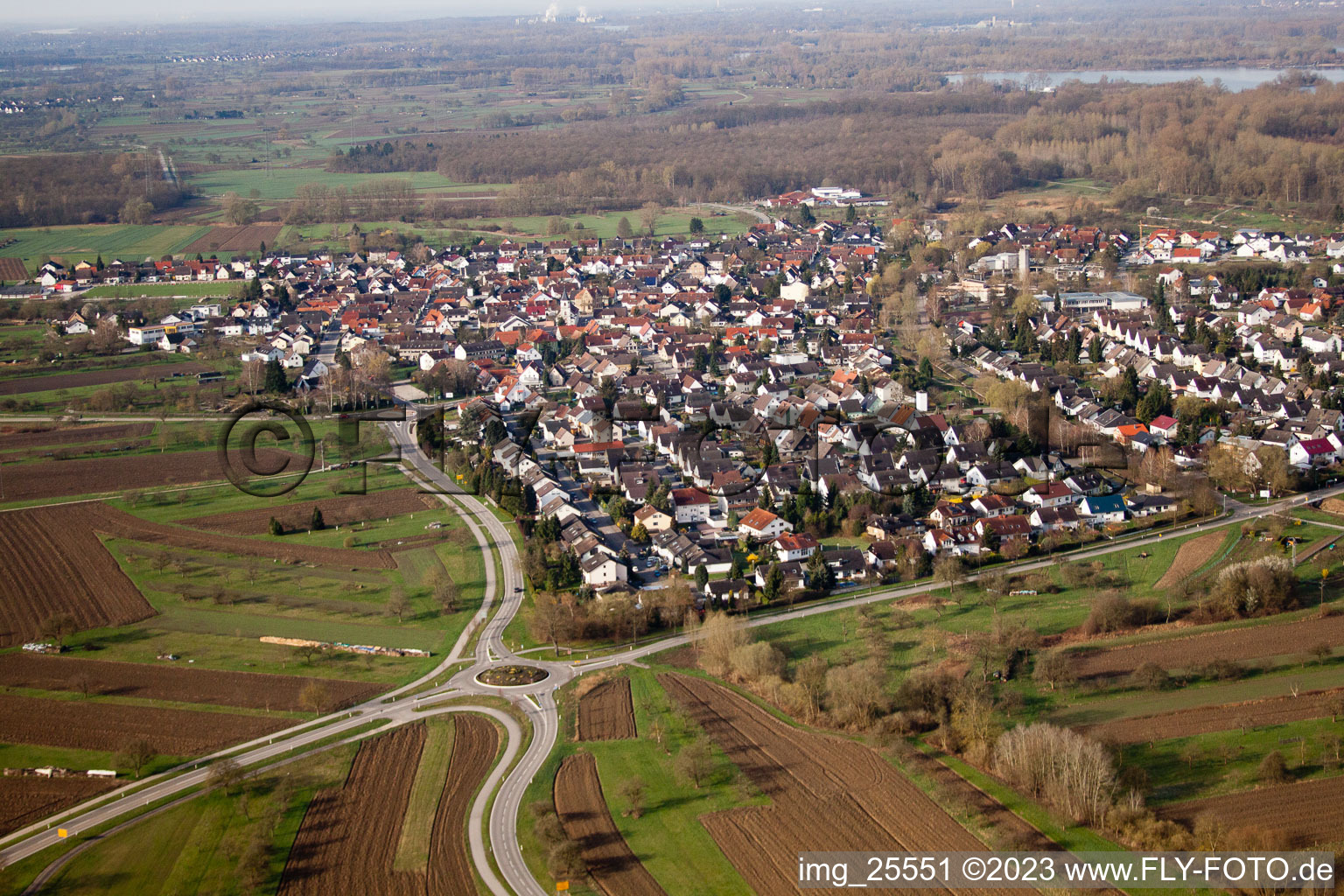 Elchesheim im Bundesland Baden-Württemberg, Deutschland von oben gesehen