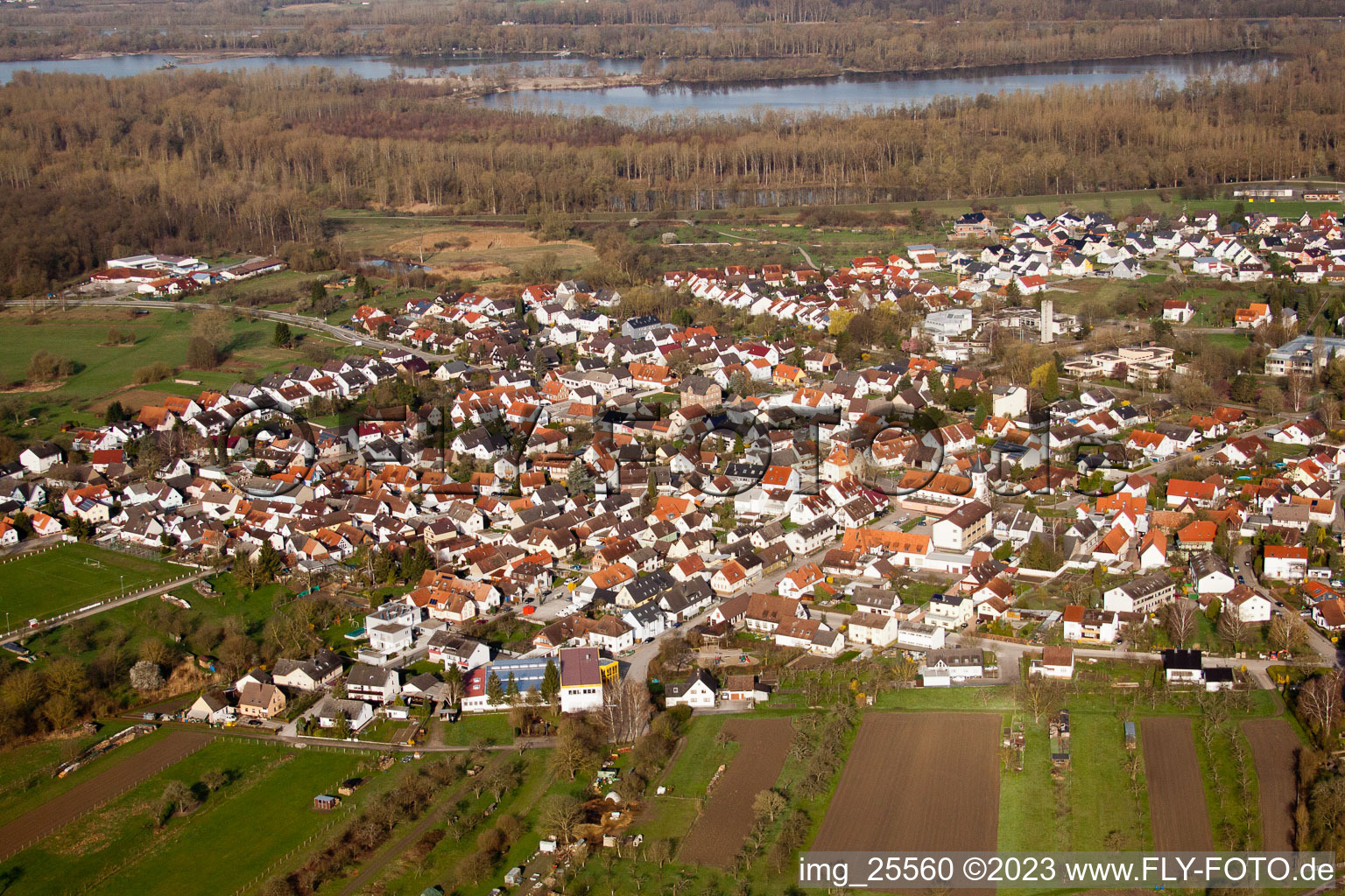 Elchesheim im Bundesland Baden-Württemberg, Deutschland von einer Drohne aus