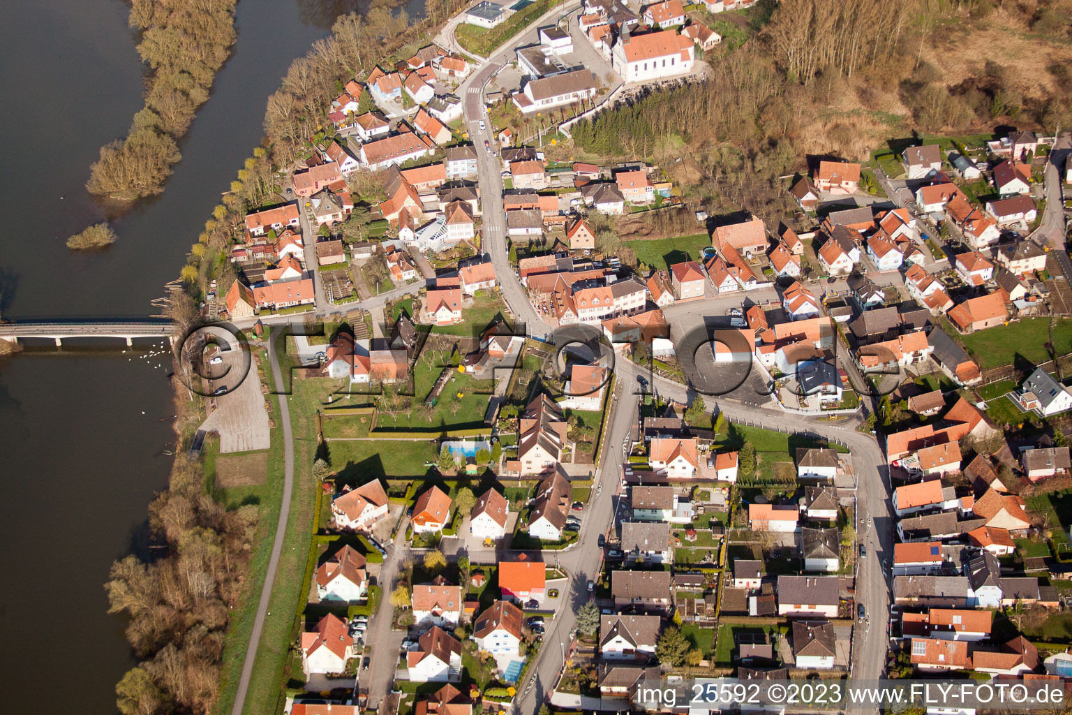 Munchhausen (Elsass) im Bundesland Bas-Rhin, Frankreich aus der Luft betrachtet