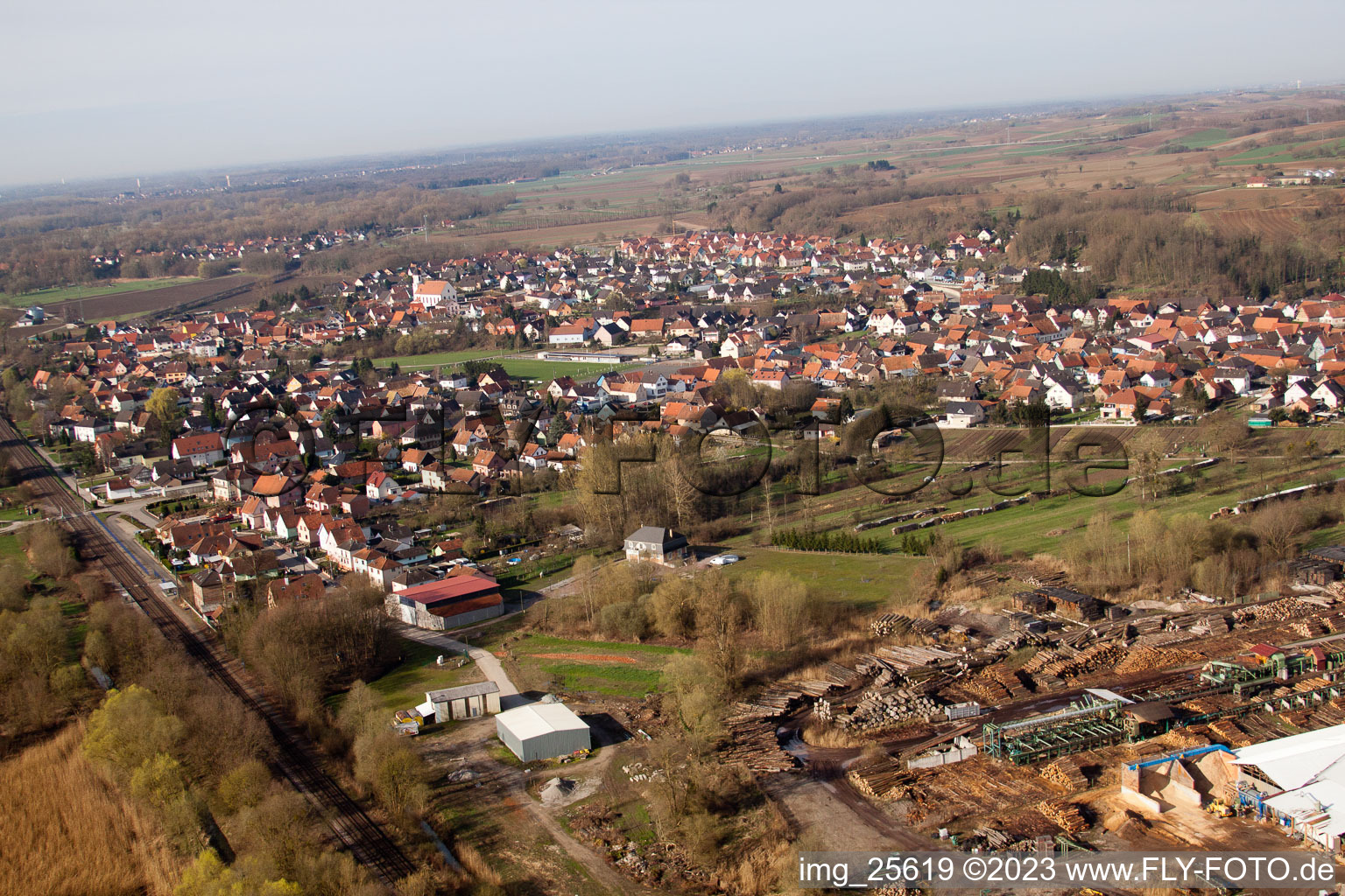 Mothern (Elsass) im Bundesland Bas-Rhin, Frankreich von der Drohne aus gesehen