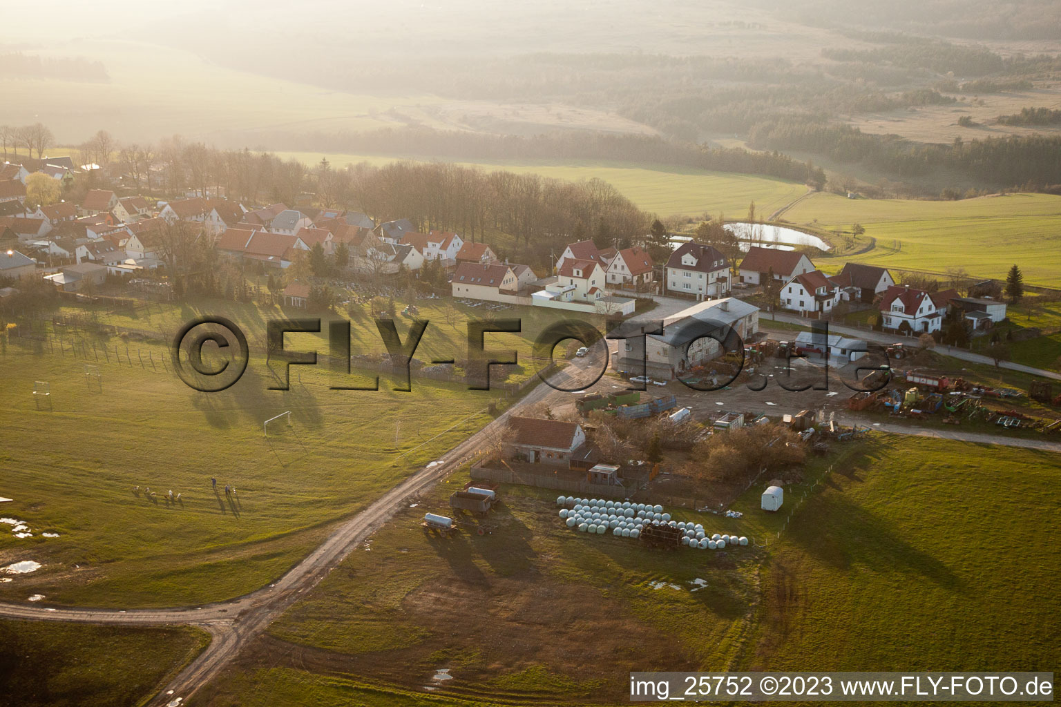 Luftbild von Gossel, Streckenflug zur Wachsenburg im Bundesland Thüringen, Deutschland
