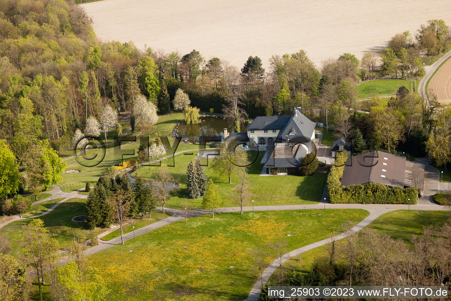 Luftbild von Durlach, ehemalige Schmieder-Villa in Karlsruhe im Bundesland Baden-Württemberg, Deutschland