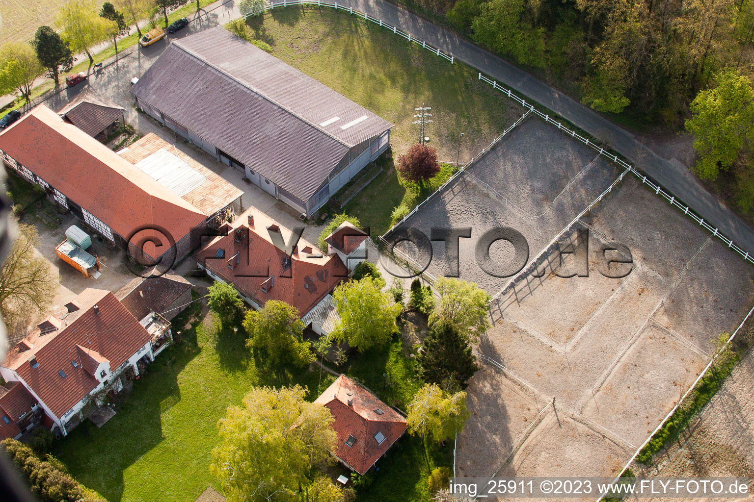 Durlach, Rittnerthof in Karlsruhe im Bundesland Baden-Württemberg, Deutschland aus der Drohnenperspektive