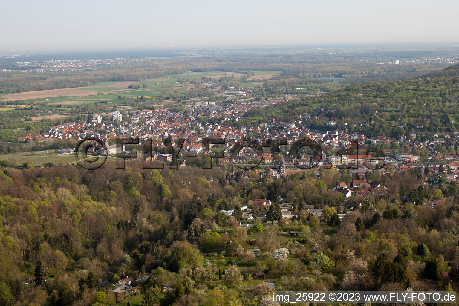 Luftaufnahme von Grötzingen von Süden in Karlsruhe im Bundesland Baden-Württemberg, Deutschland