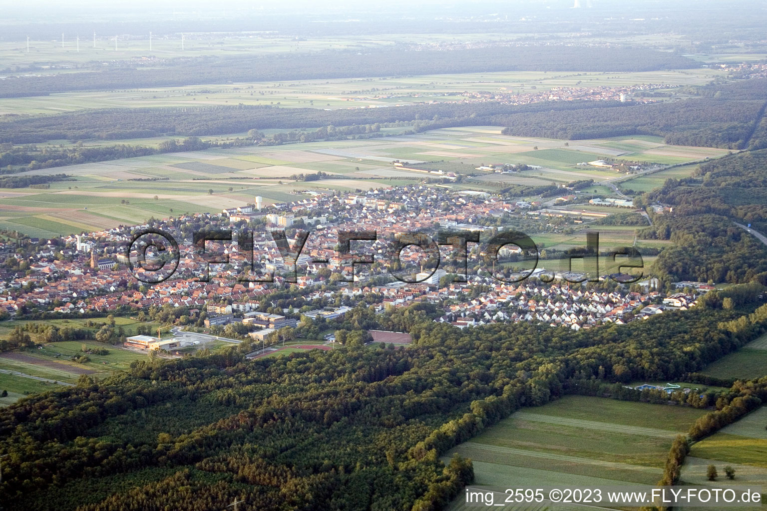 Kandel von Südwesten im Bundesland Rheinland-Pfalz, Deutschland aus der Vogelperspektive