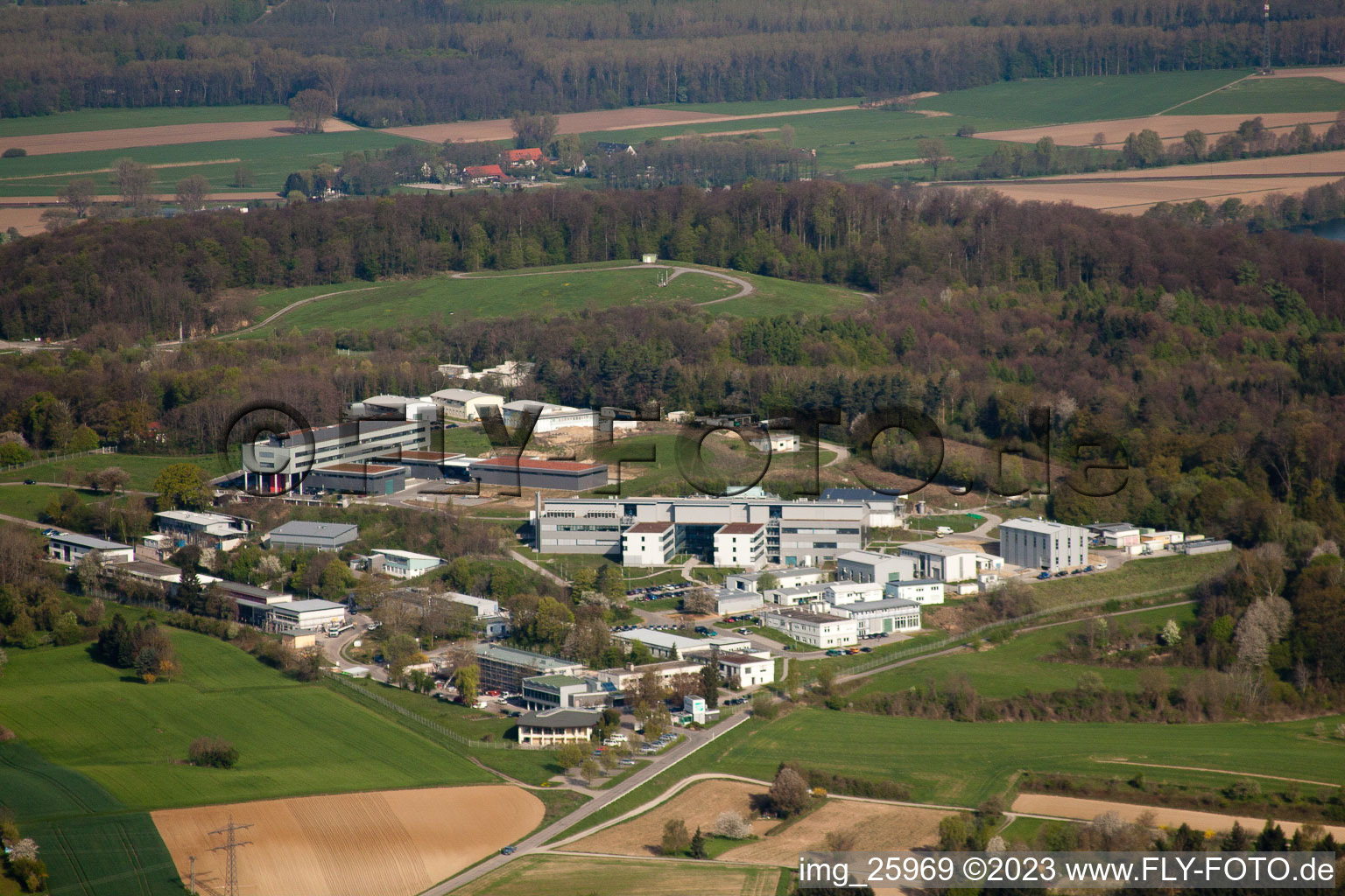 Luftbild von Pfinztal, Fraunhofer-Institut für Chemische Technologie (ICT) im Ortsteil Grötzingen in Karlsruhe im Bundesland Baden-Württemberg, Deutschland