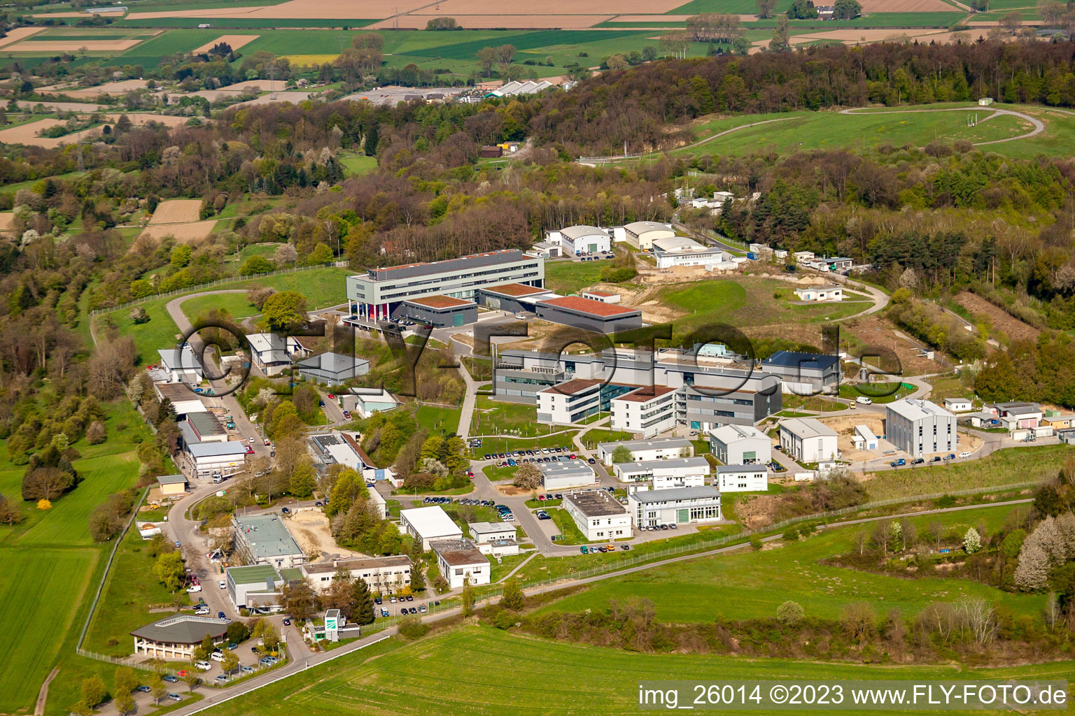 Luftbild von Pfinztal, Fraunhofer-Institut für Chemische Technologie (ICT) im Ortsteil Berghausen im Bundesland Baden-Württemberg, Deutschland