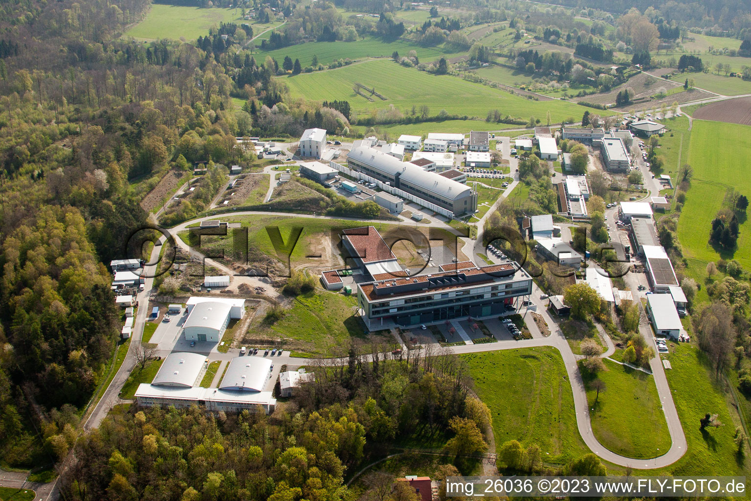 Pfinztal, Fraunhofer-Institut für Chemische Technologie (ICT) im Ortsteil Grötzingen in Karlsruhe im Bundesland Baden-Württemberg, Deutschland von einer Drohne aus