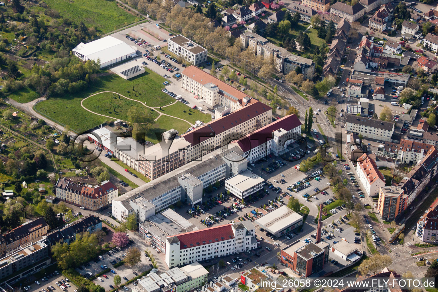 Luftbild von Entwicklungsgebiet der Industriebrache ehemaliges Pfaff-Gelände jetzt Raumfabrik im Ortsteil Durlach in Karlsruhe im Bundesland Baden-Württemberg, Deutschland