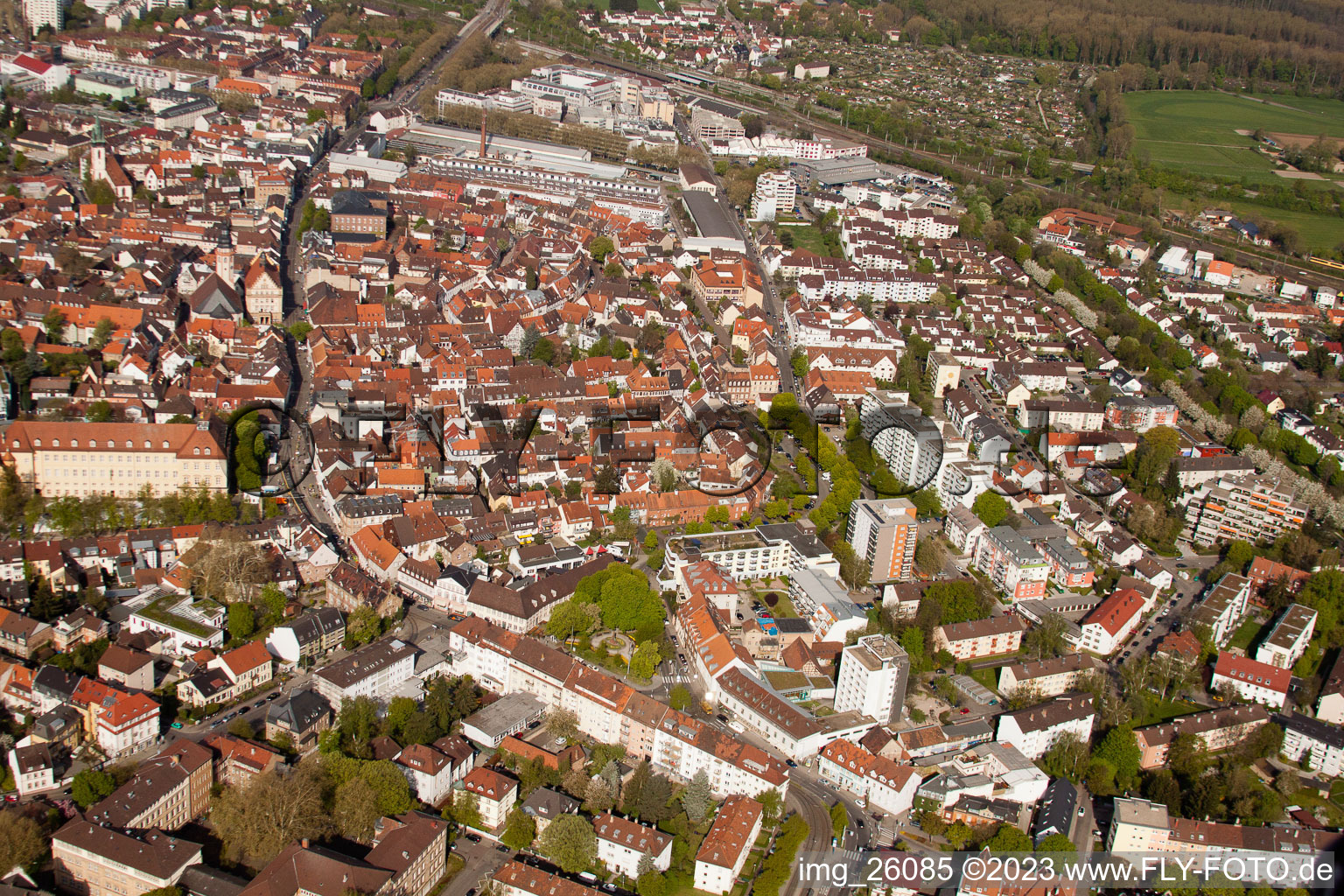 Luftbild von Durlach, Altstadt von Osten in Karlsruhe im Bundesland Baden-Württemberg, Deutschland