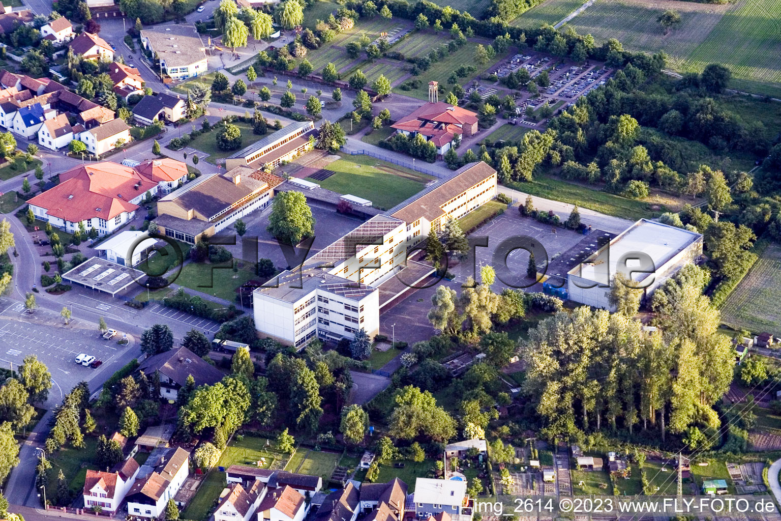 Luftbild von Hagenbach, Schulzentrum im Bundesland Rheinland-Pfalz, Deutschland