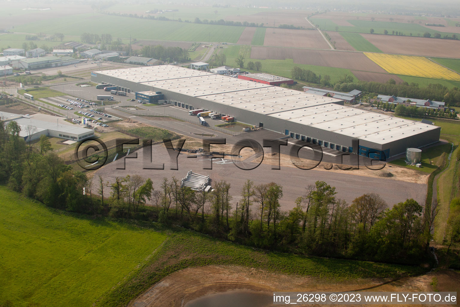 Luftbild von Minderslachen, Logistikcenter Gazely im Gewerbegebiet Horst in Kandel im Bundesland Rheinland-Pfalz, Deutschland