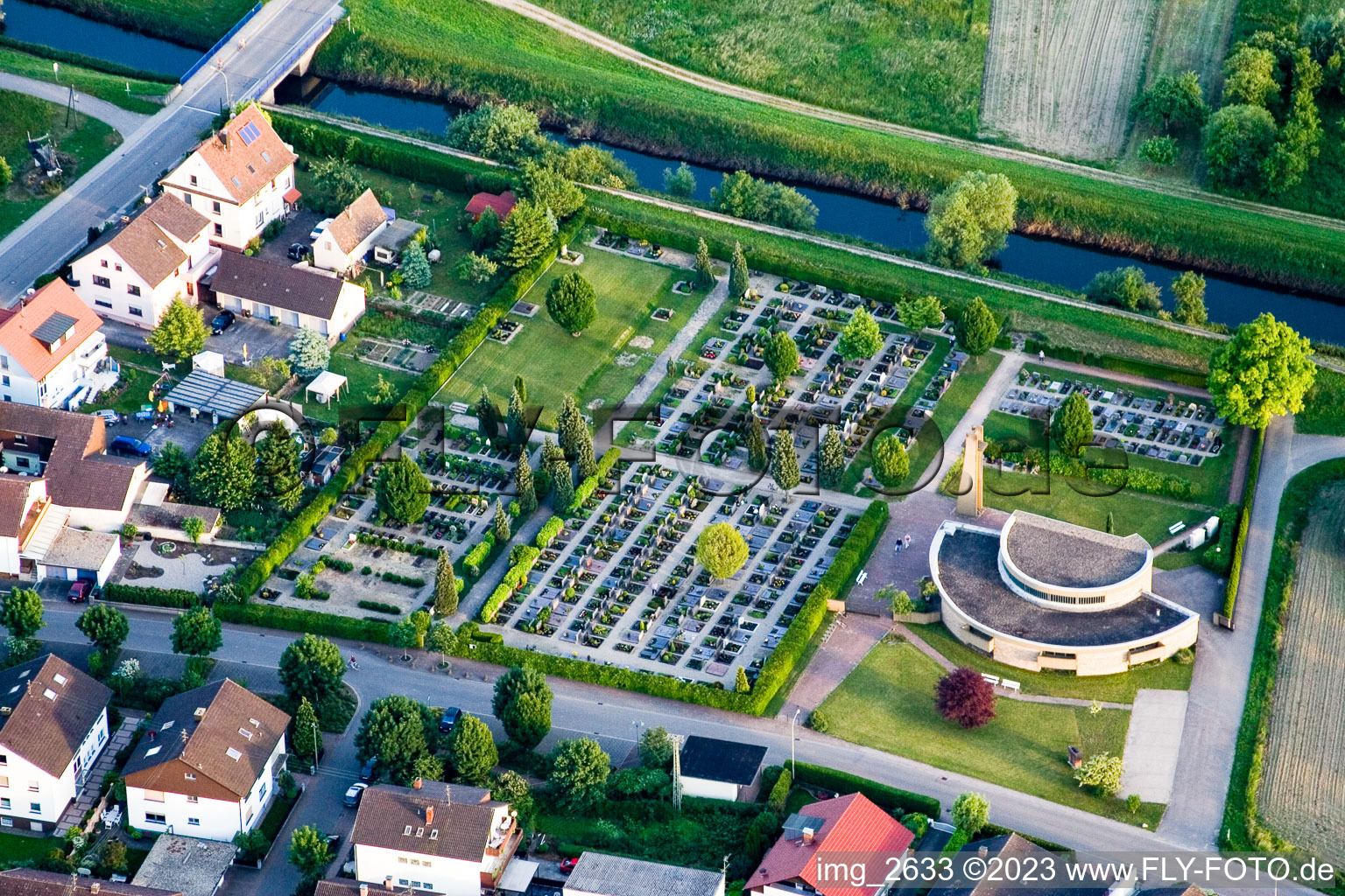 Neuburg,Friedhof im Bundesland Rheinland-Pfalz, Deutschland