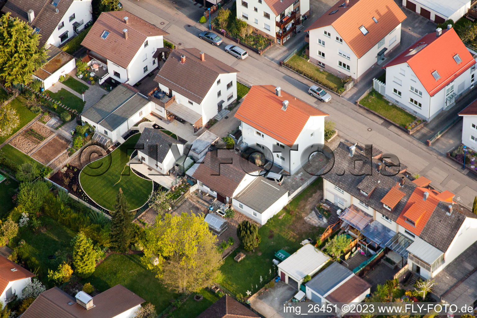 Luftaufnahme von Hausgärten in der Rosenstr im Ortsteil Reichenbach in Waldbronn im Bundesland Baden-Württemberg, Deutschland