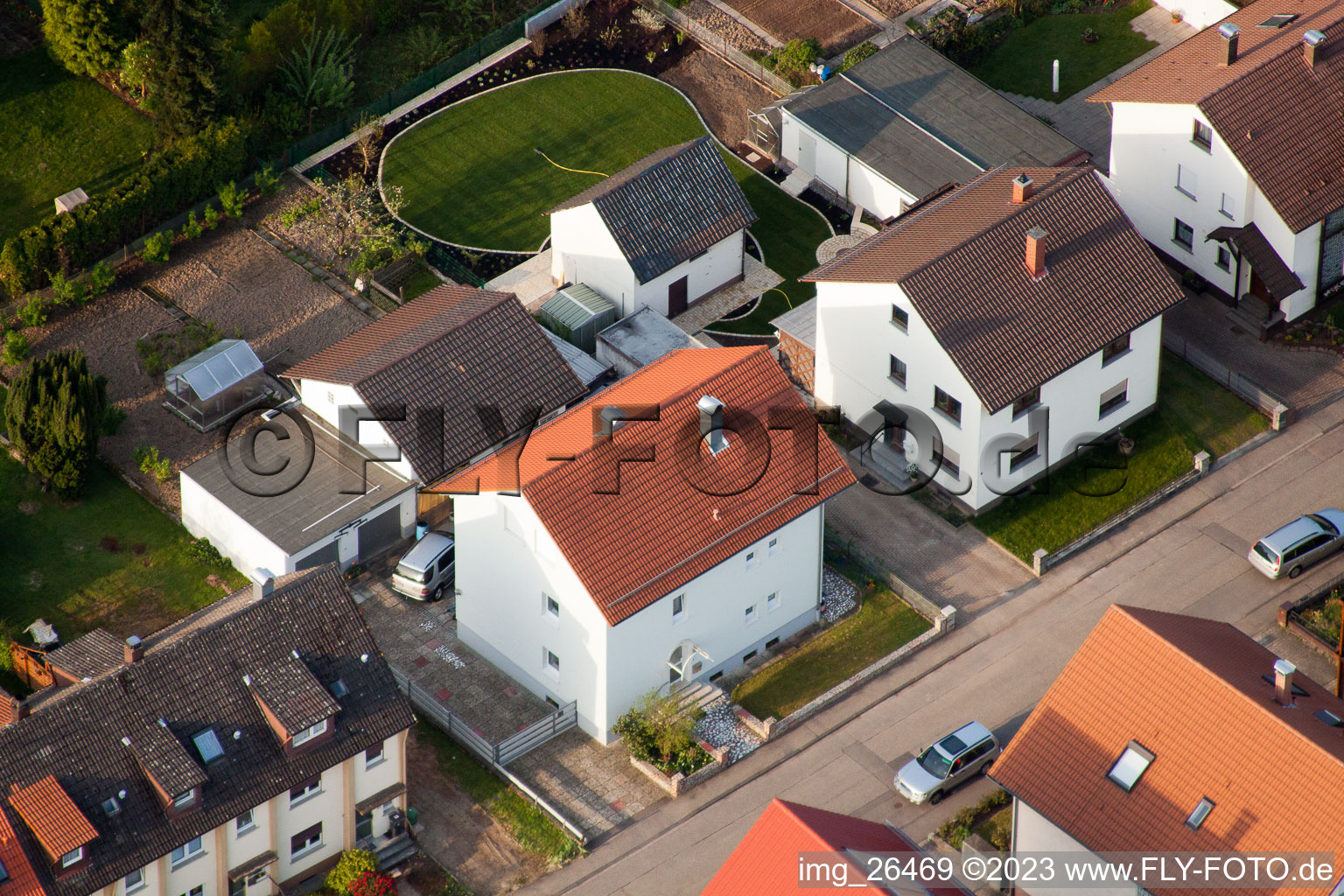 Hausgärten in der Rosenstr im Ortsteil Reichenbach in Waldbronn im Bundesland Baden-Württemberg, Deutschland vom Flugzeug aus