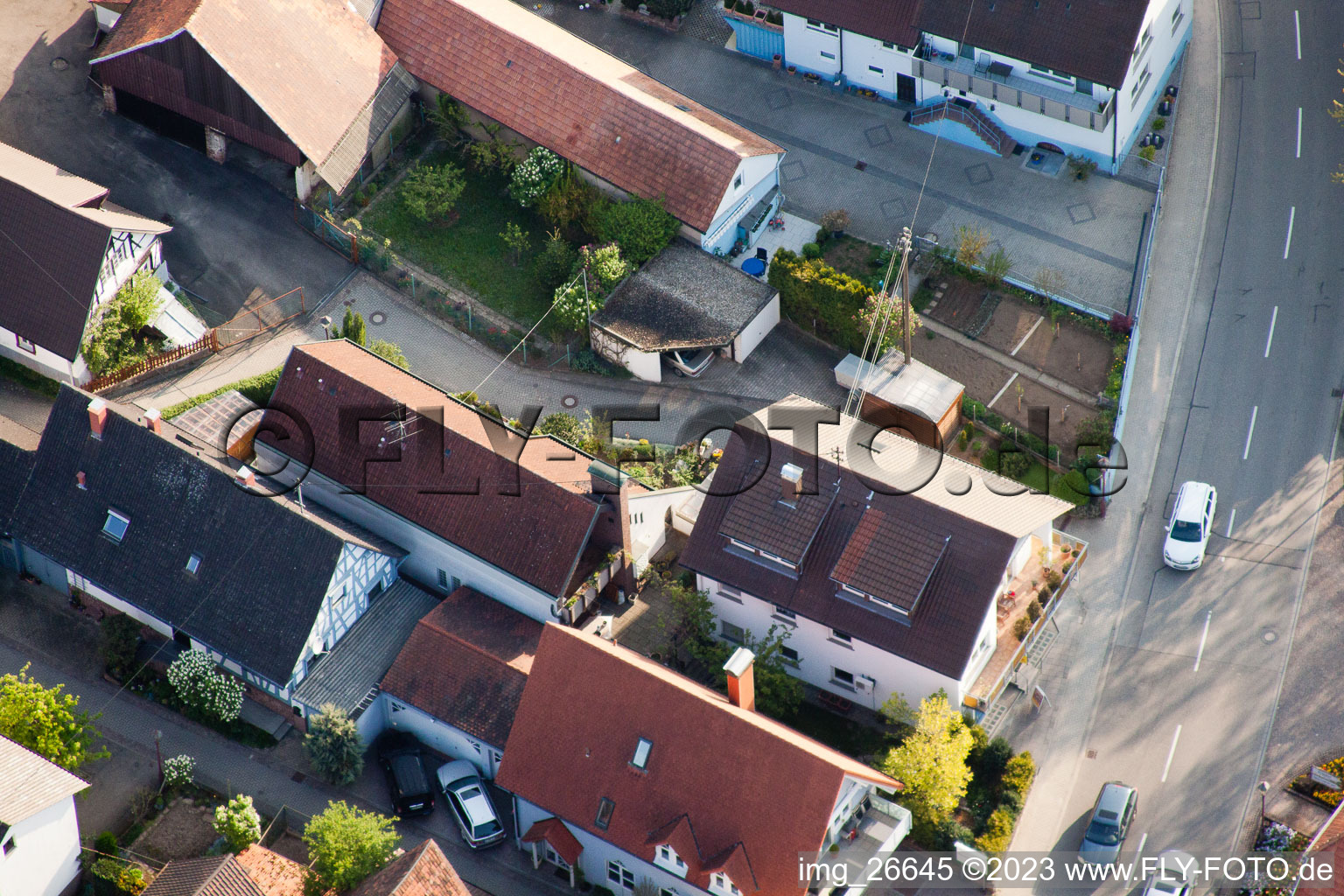 Luftaufnahme von Ortsteil Stupferich in Karlsruhe im Bundesland Baden-Württemberg, Deutschland