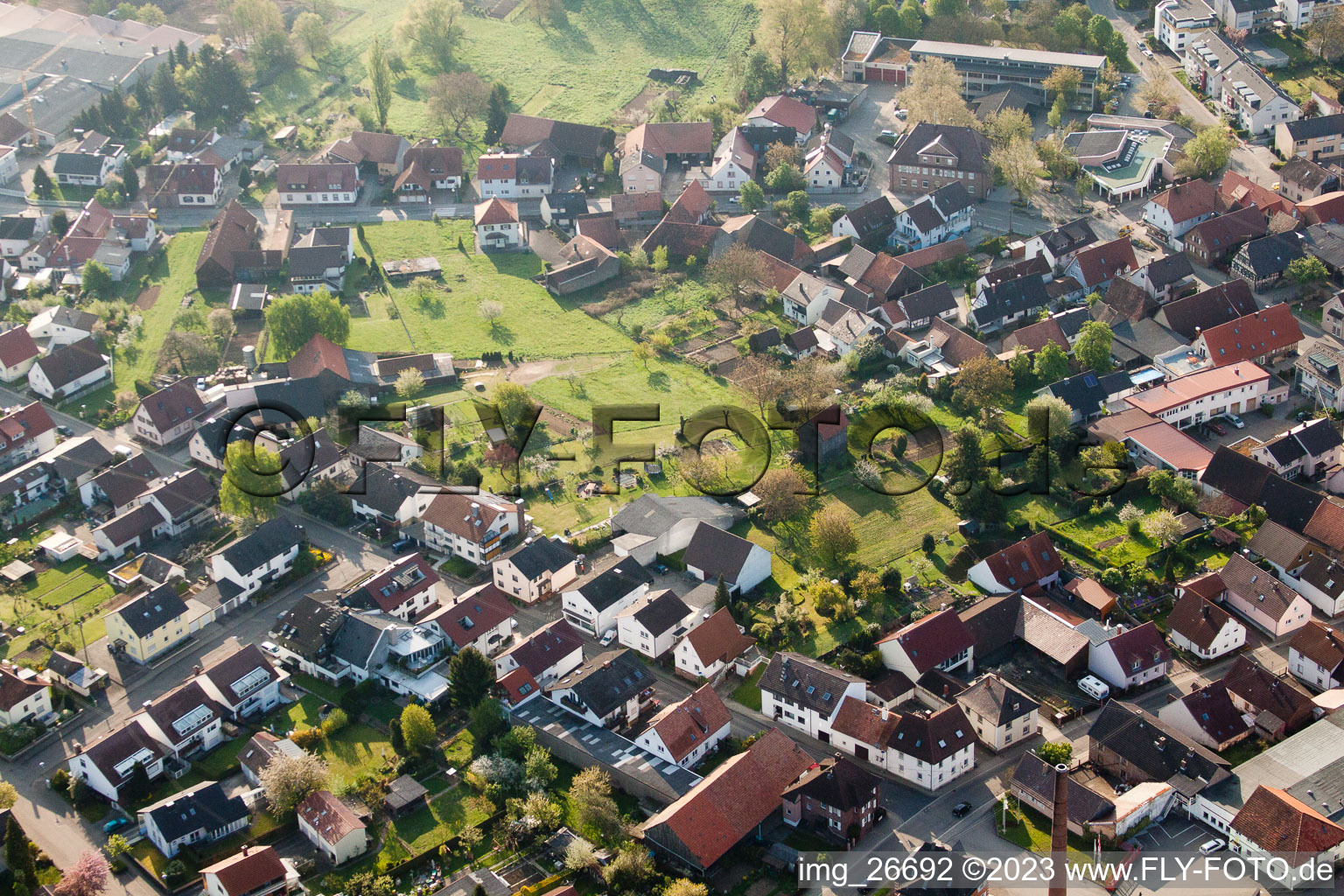 Drohnenbild von Ortsteil Stupferich in Karlsruhe im Bundesland Baden-Württemberg, Deutschland