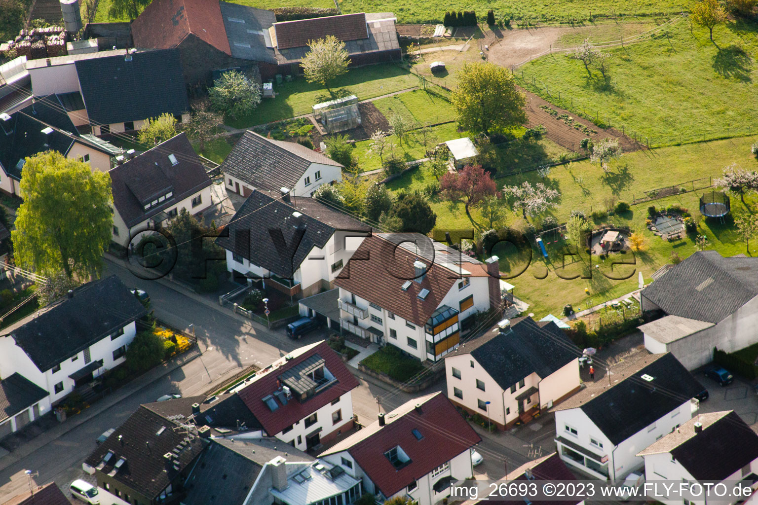 Ortsteil Stupferich in Karlsruhe im Bundesland Baden-Württemberg, Deutschland aus der Drohnenperspektive