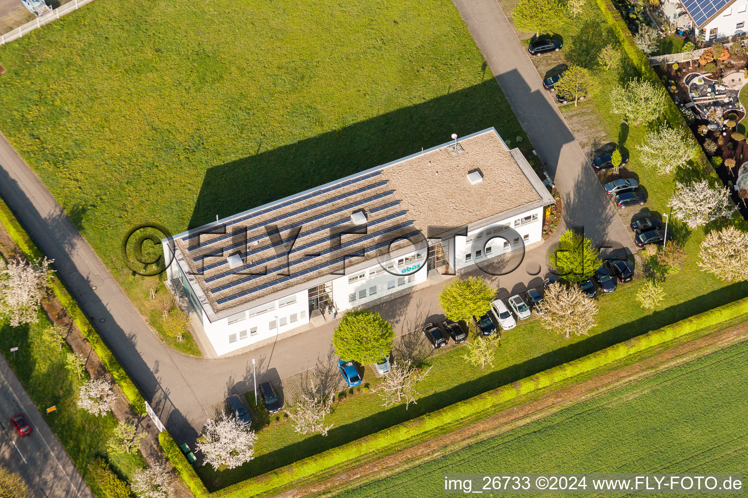 Luftbild von Bürogebäude des Verwaltungs- und Geschäftshauses der LEITWERK AG in Stupferich in Karlsruhe im Bundesland Baden-Württemberg, Deutschland