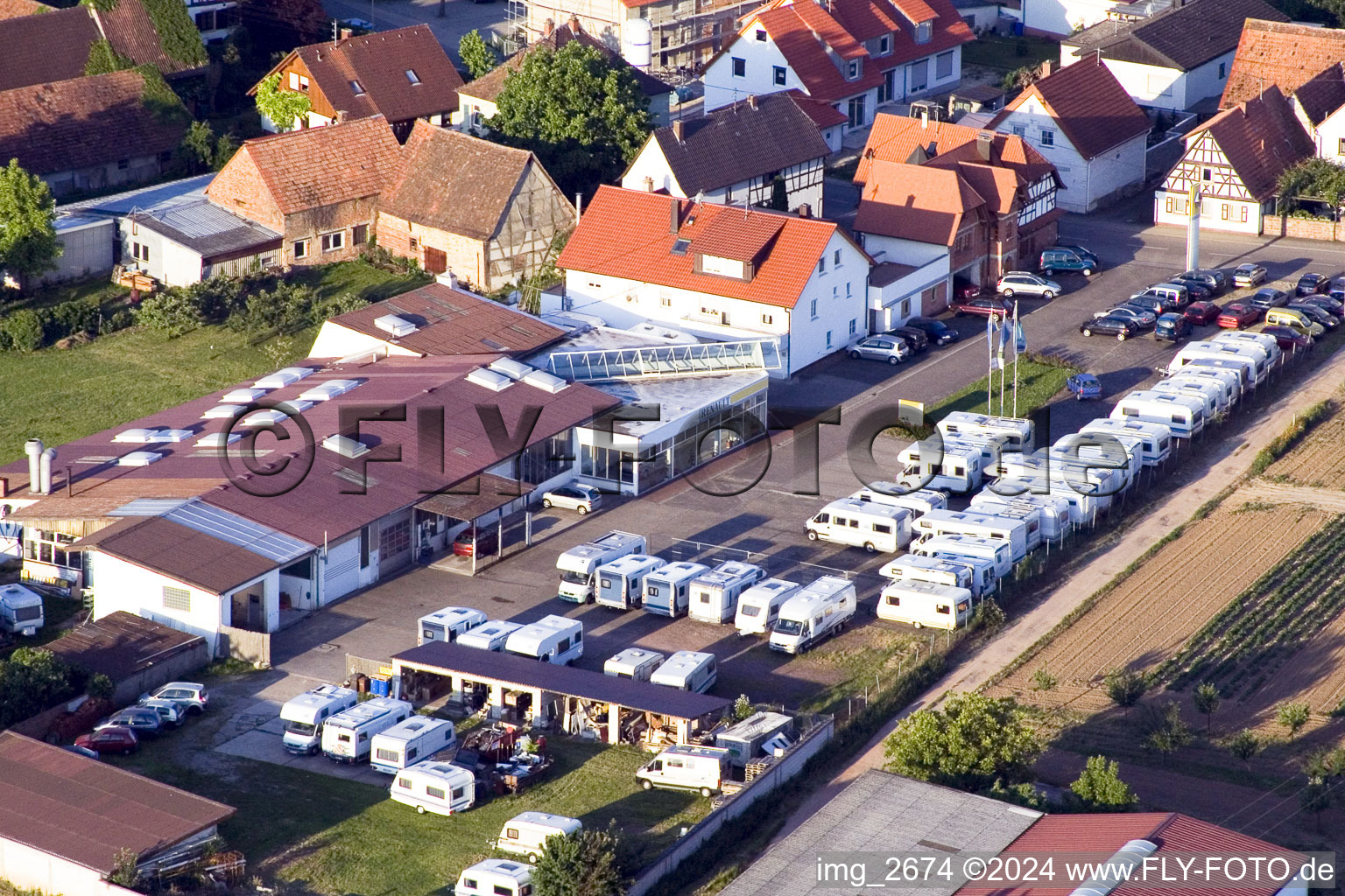 Minfeld, Autohaus Frey im Bundesland Rheinland-Pfalz, Deutschland