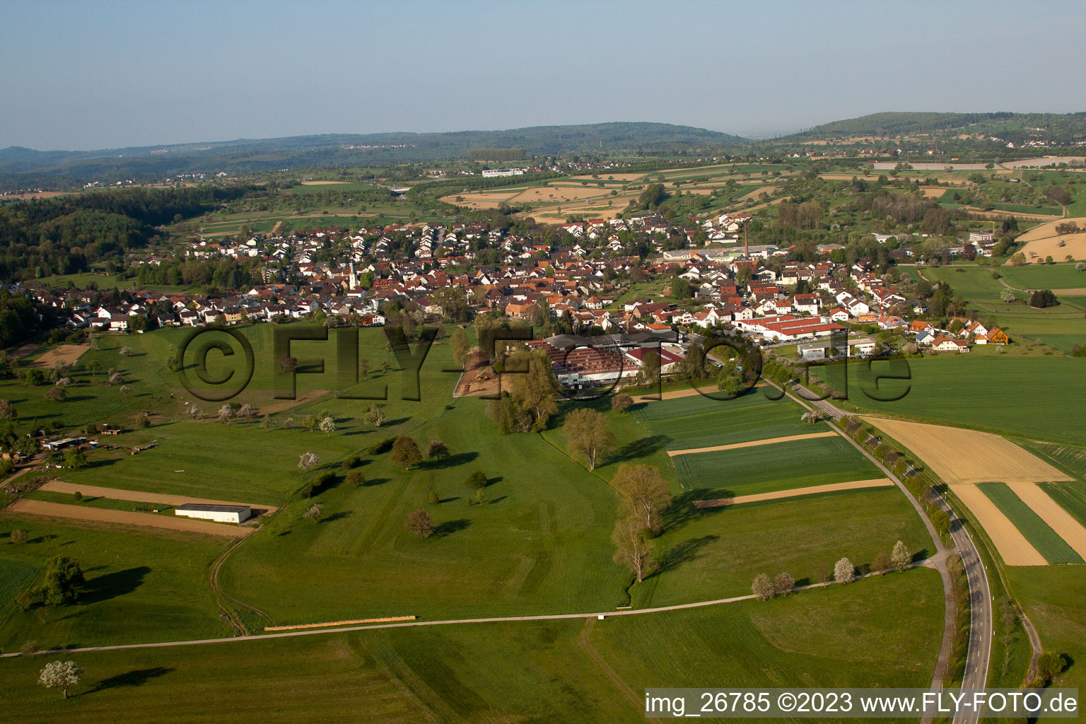 Ortsteil Stupferich in Karlsruhe im Bundesland Baden-Württemberg, Deutschland aus der Drohnenperspektive