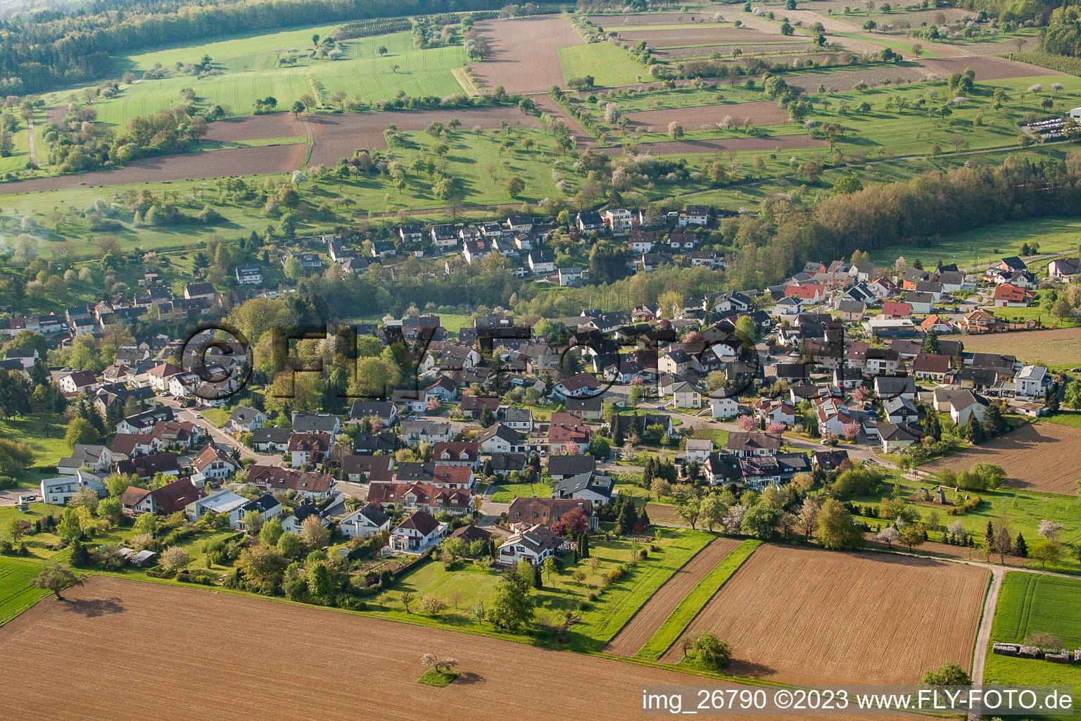 Luftbild von Ortsteil Kleinsteinbach in Pfinztal im Bundesland Baden-Württemberg, Deutschland