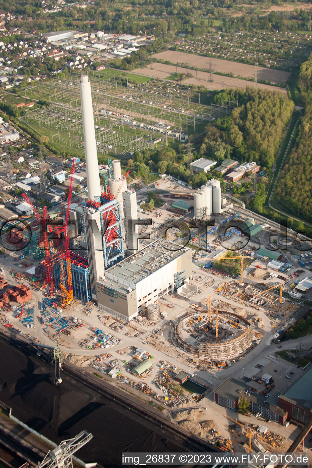 Luftaufnahme von Karlsruhe Rheinhafen, EnBW Neubau Kohlekraftwerk am Rhein im Bundesland Baden-Württemberg, Deutschland