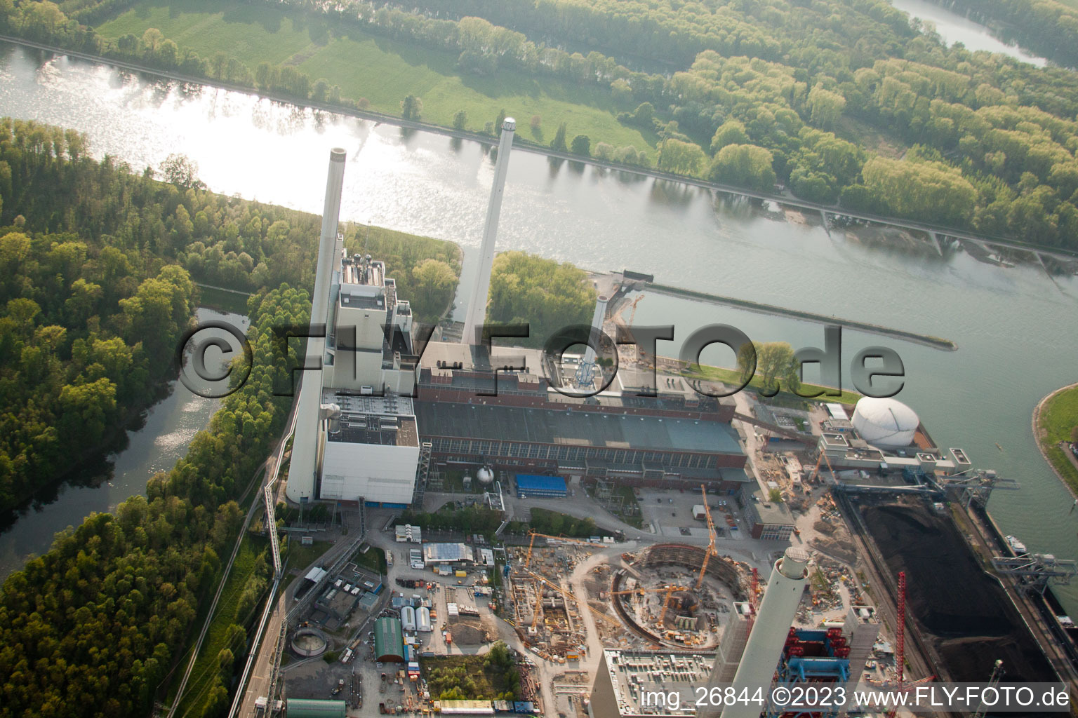 Karlsruhe Rheinhafen, EnBW Neubau Kohlekraftwerk am Rhein im Bundesland Baden-Württemberg, Deutschland aus der Luft betrachtet
