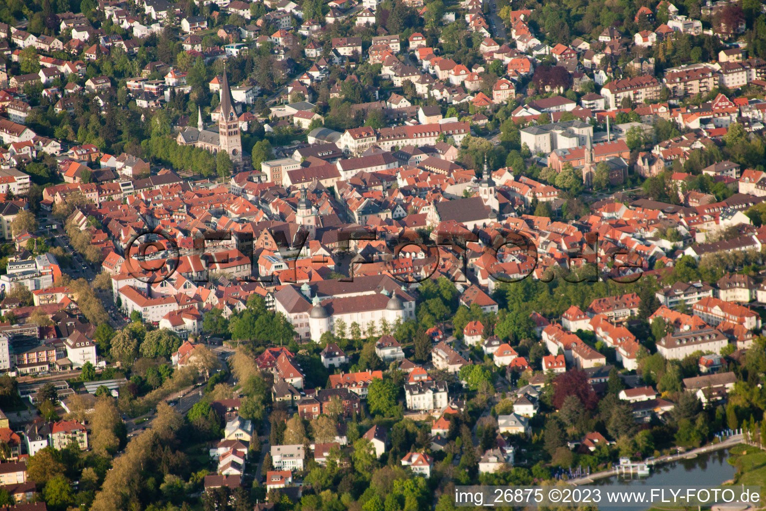 Luftbild von Ettlinger Schloss in Ettlingen im Bundesland Baden-Württemberg, Deutschland