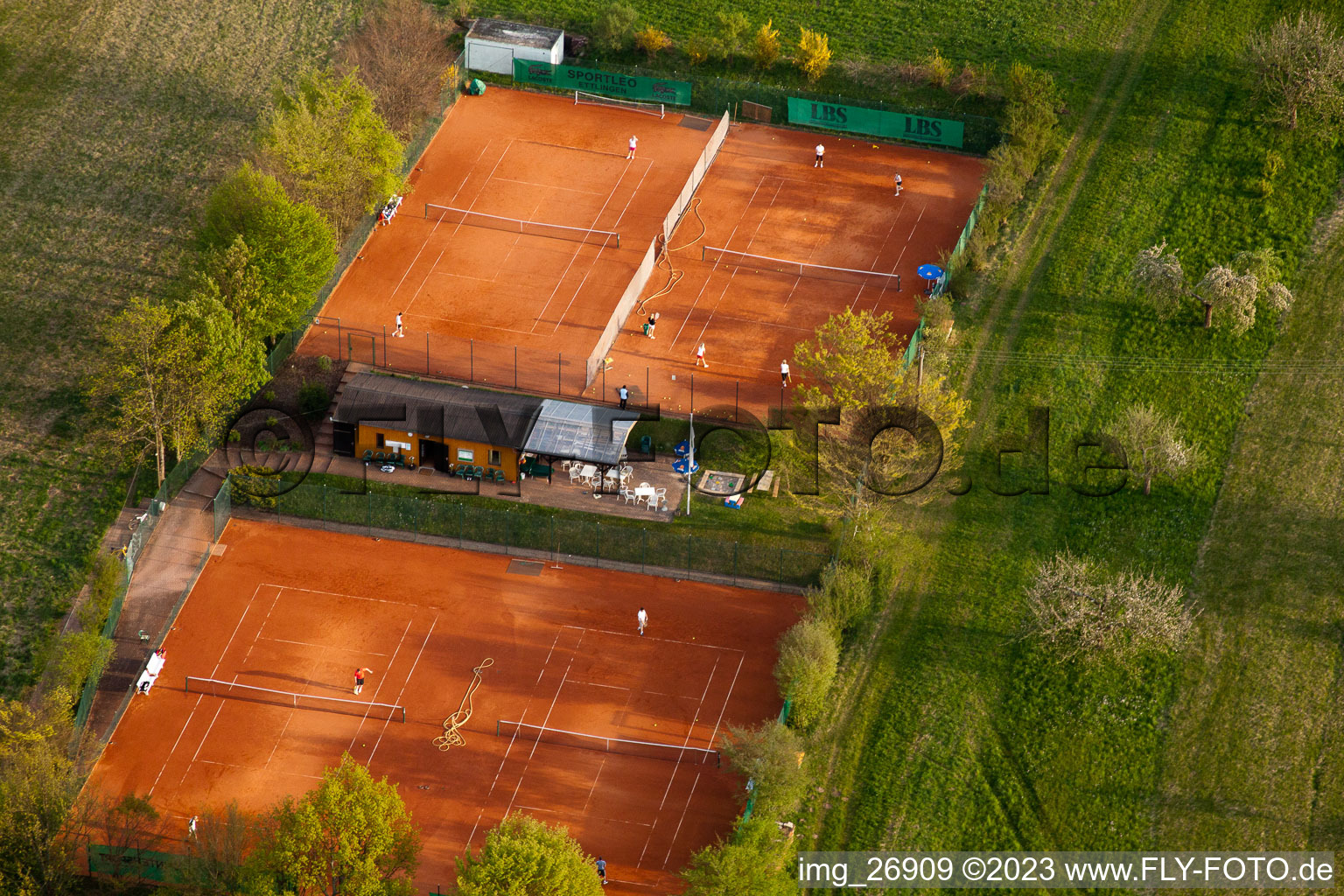 Luftaufnahme von Tennisclub im Ortsteil Völkersbach in Malsch im Bundesland Baden-Württemberg, Deutschland