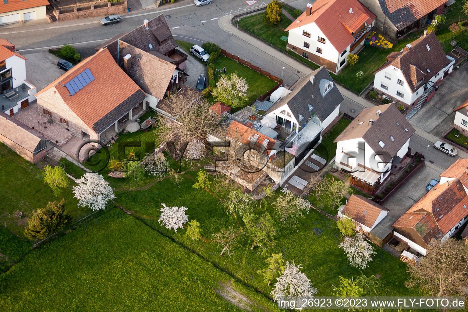 Ortsteil Völkersbach in Malsch im Bundesland Baden-Württemberg, Deutschland von einer Drohne aus