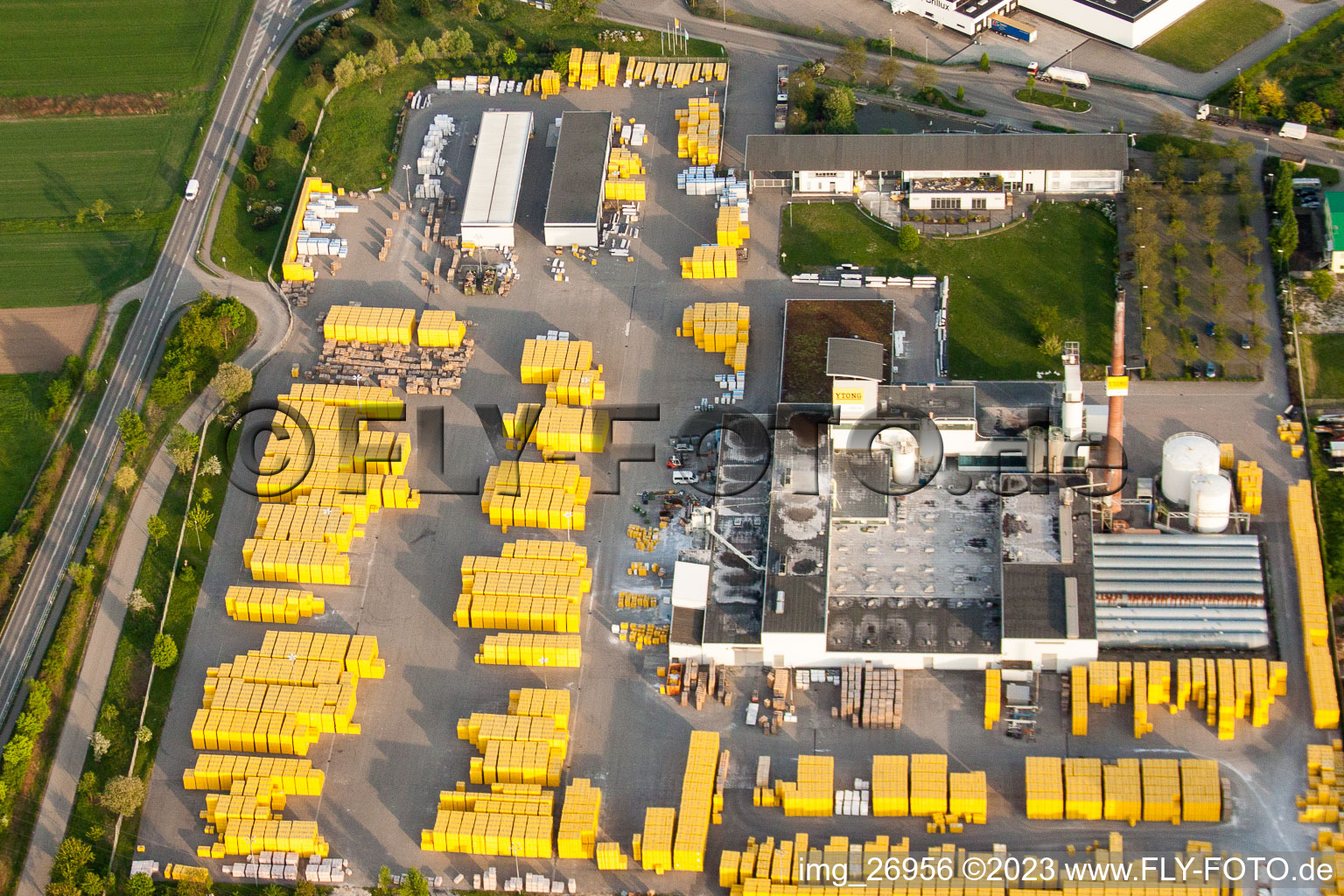 Luftaufnahme von Baustoffhandel und Logistikzentrum Bau- und Projektmanagement Süd GmbH - Ytong Bausatzhaus Partner in Malsch im Bundesland Baden-Württemberg, Deutschland