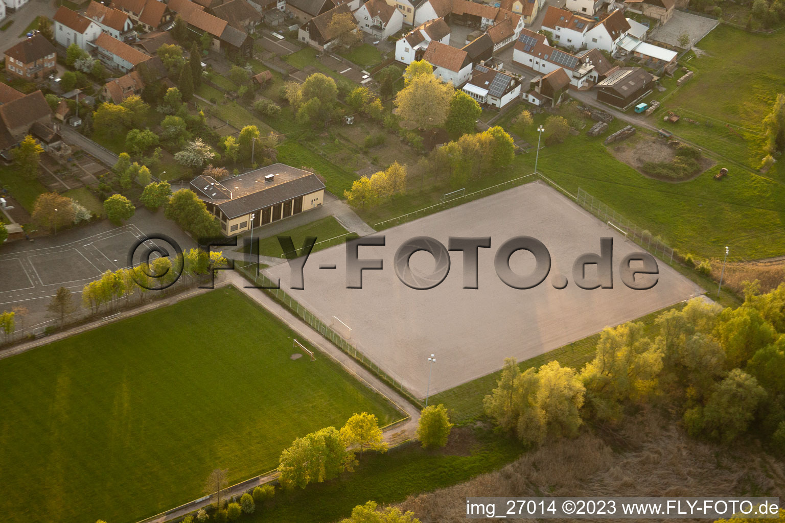 Luftbild von Büchelberg, Fussballplätze in Wörth am Rhein im Bundesland Rheinland-Pfalz, Deutschland