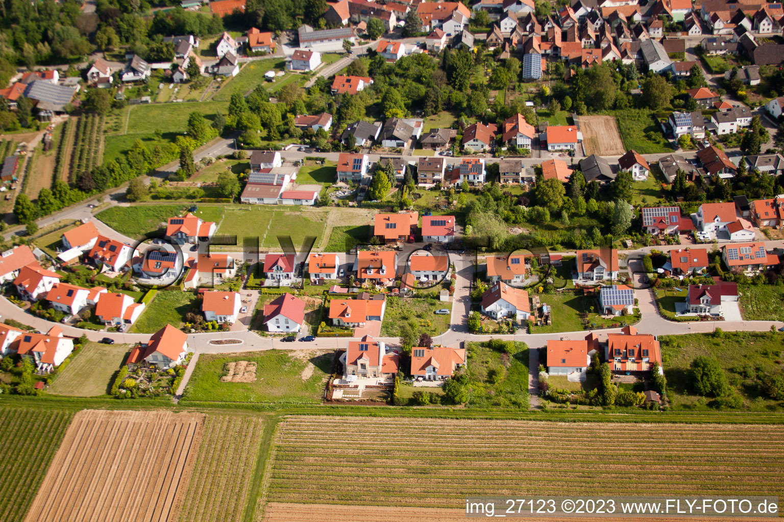 Ortsteil Mörzheim in Landau in der Pfalz im Bundesland Rheinland-Pfalz, Deutschland aus der Luft betrachtet