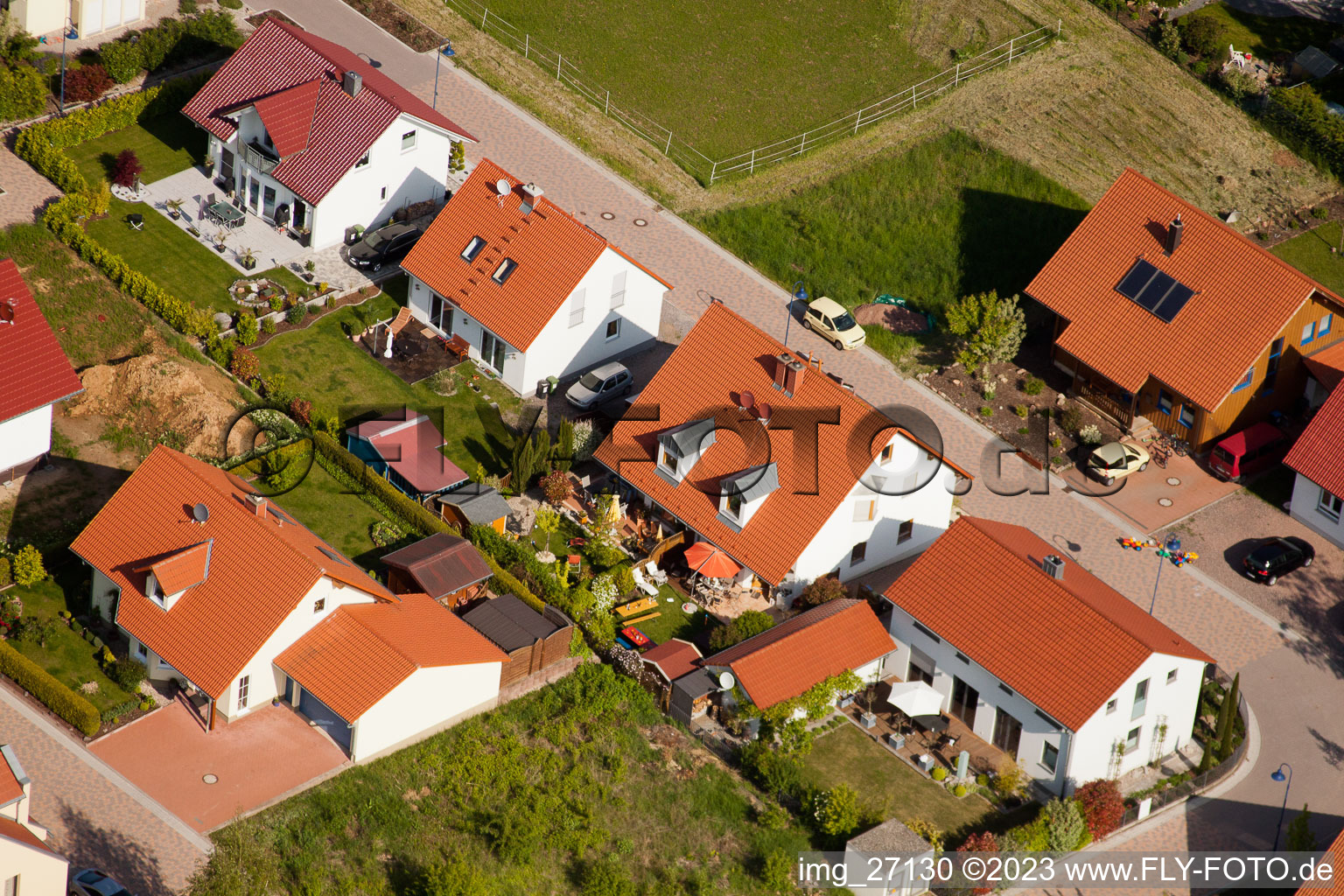 Ortsteil Mörzheim in Landau in der Pfalz im Bundesland Rheinland-Pfalz, Deutschland von einer Drohne aus