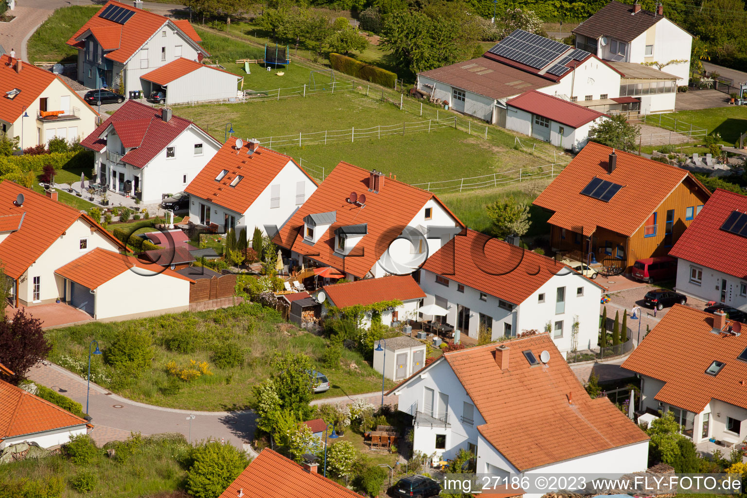 Ortsteil Mörzheim in Landau in der Pfalz im Bundesland Rheinland-Pfalz, Deutschland von oben gesehen