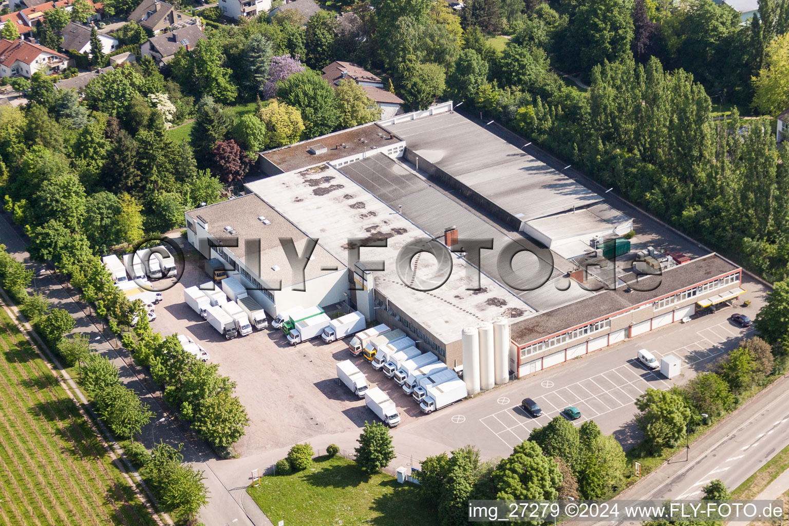 Gebäude und Produktionshallen auf dem Werksgelände Hofmeister Brot GmbH in Landau in der Pfalz im Bundesland Rheinland-Pfalz, Deutschland