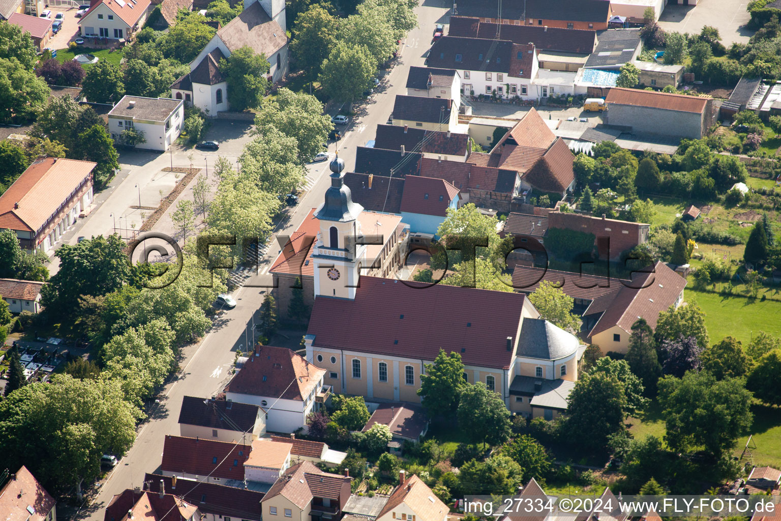 Drohnenbild von Ortsteil Queichheim in Landau in der Pfalz im Bundesland Rheinland-Pfalz, Deutschland
