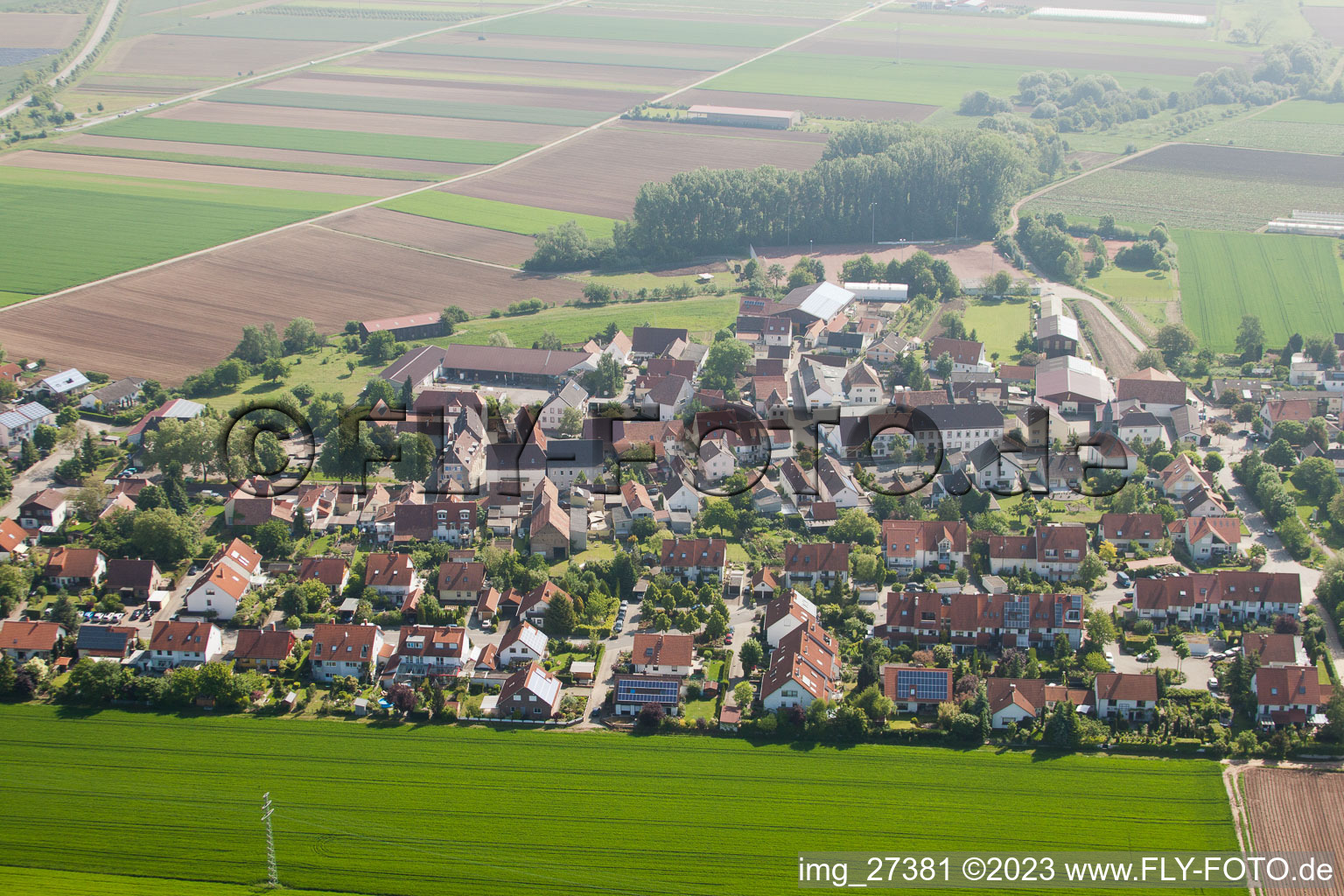 Ortsteil Mörlheim in Landau in der Pfalz im Bundesland Rheinland-Pfalz, Deutschland vom Flugzeug aus