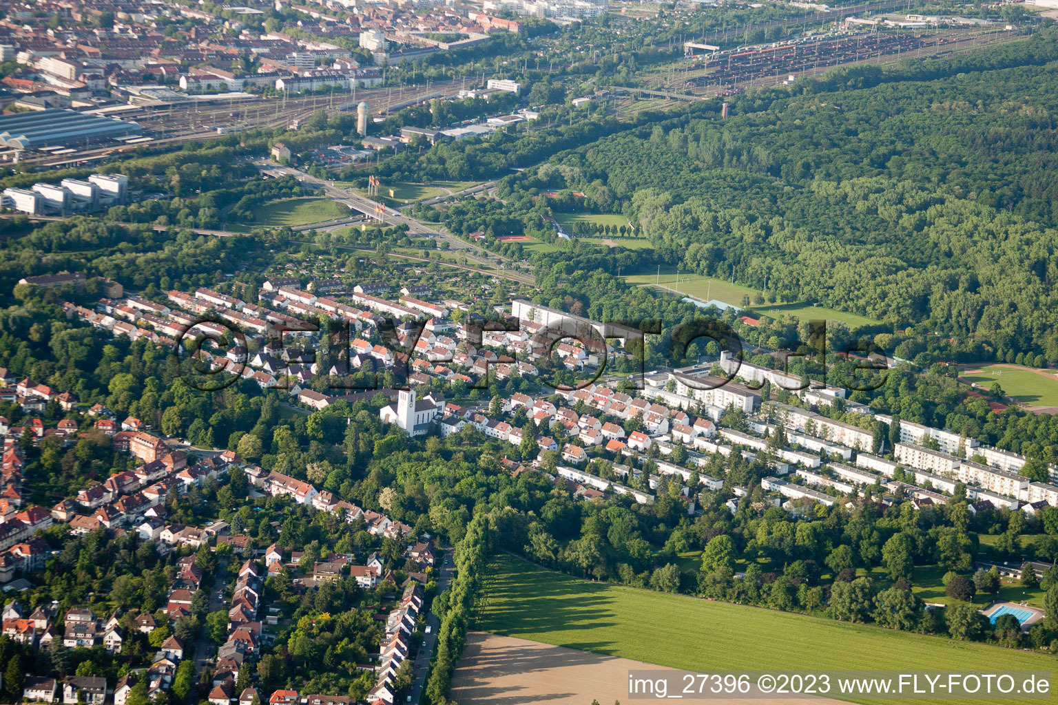 Ortsteil Weiherfeld-Dammerstock in Karlsruhe im Bundesland Baden-Württemberg, Deutschland von oben