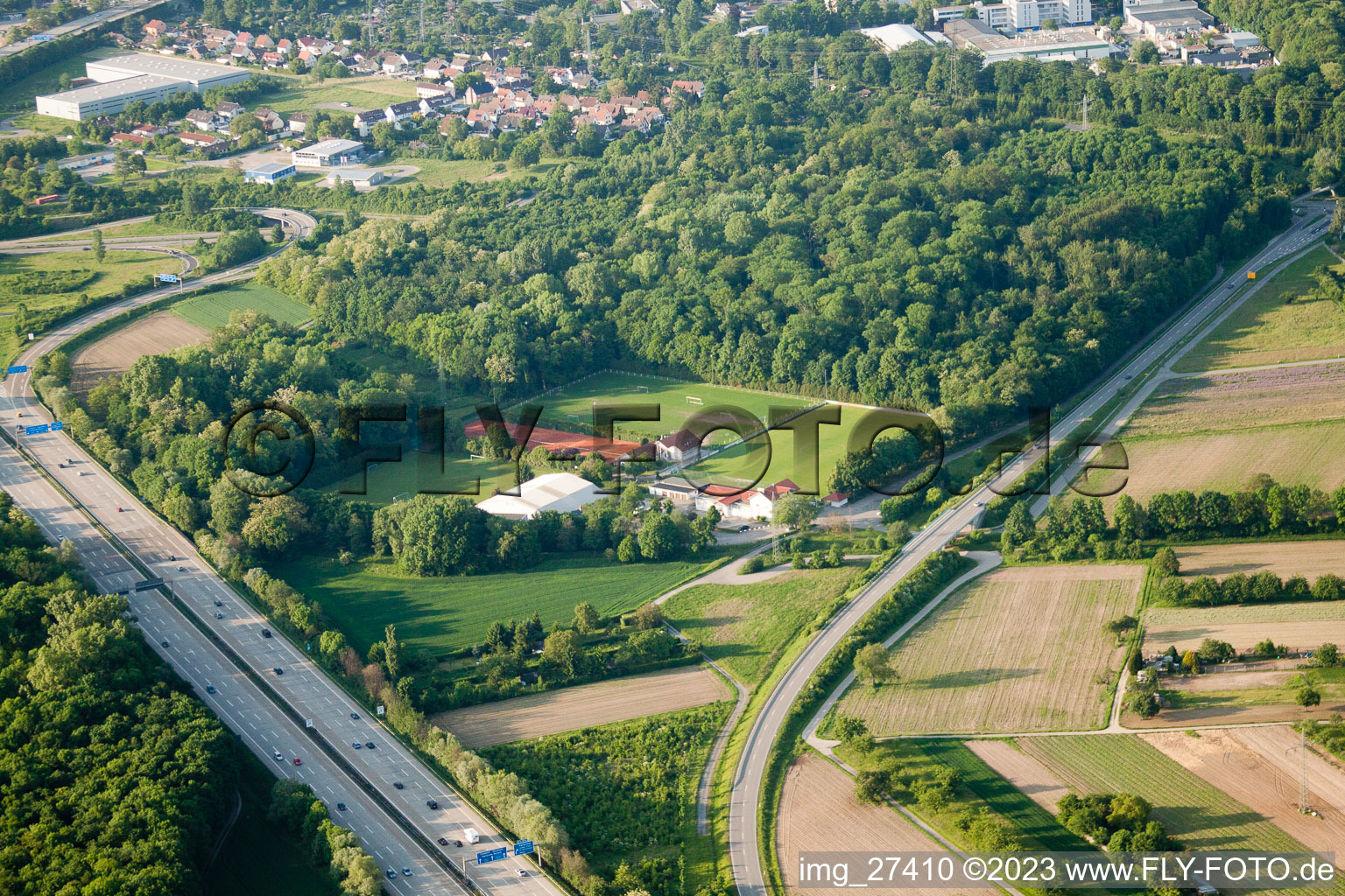 Luftbild von Oberwaldstadion im Ortsteil Durlach in Karlsruhe im Bundesland Baden-Württemberg, Deutschland