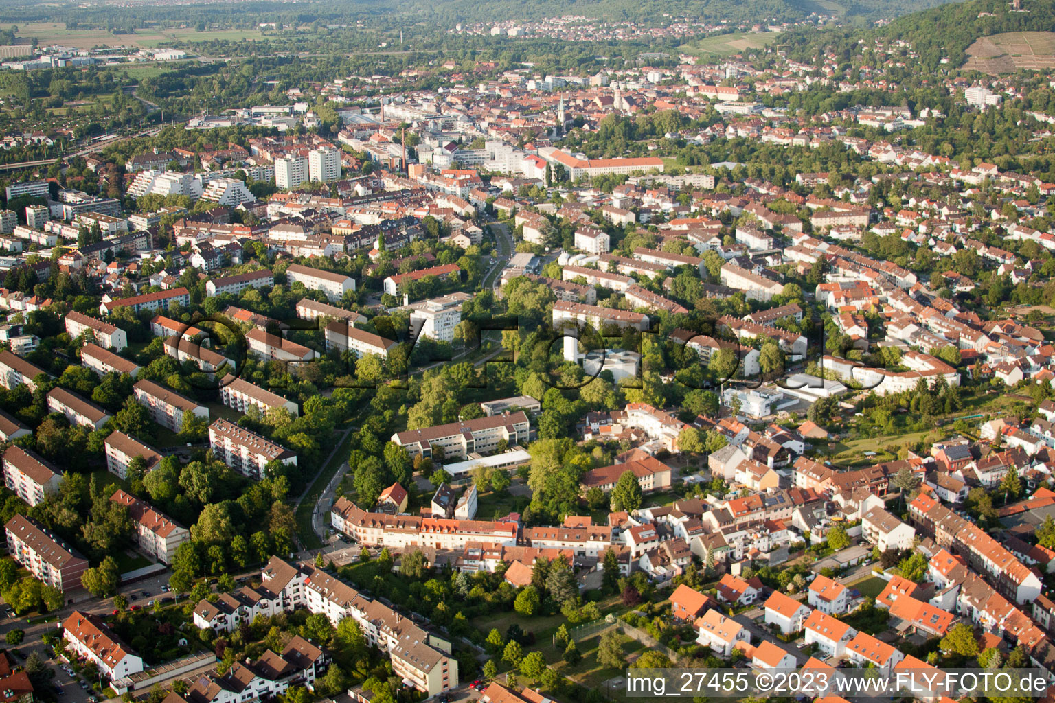 Durlach-Aue in Karlsruhe im Bundesland Baden-Württemberg, Deutschland von der Drohne aus gesehen