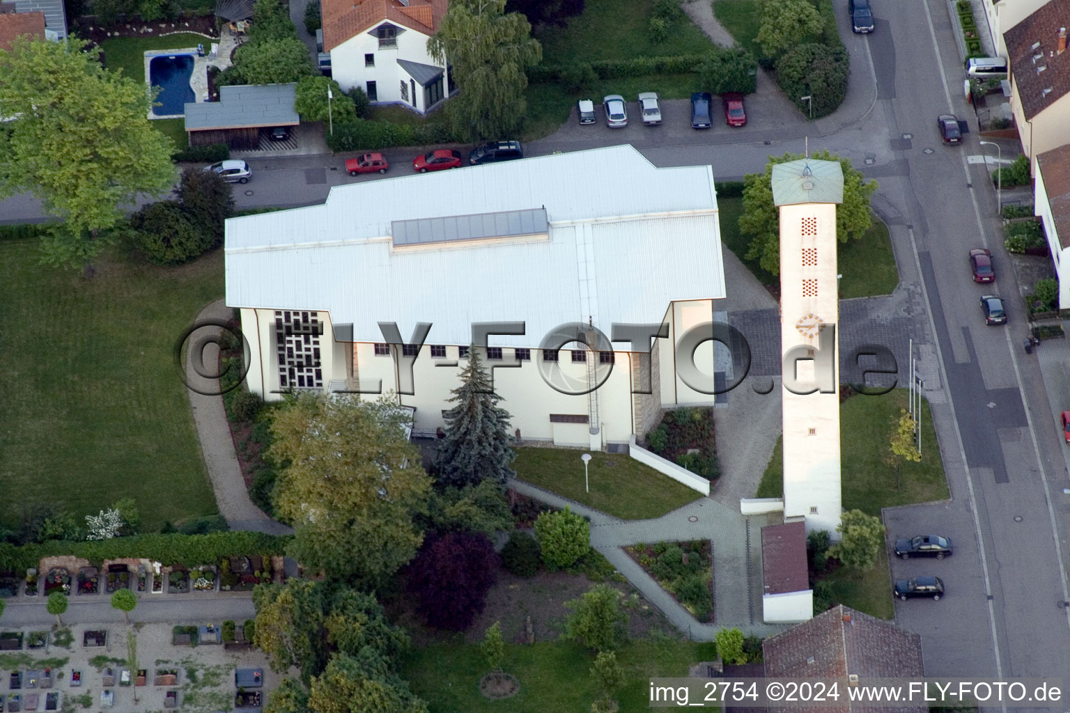 Kirchengebäude im Dorfkern in Kandel im Bundesland Rheinland-Pfalz, Deutschland