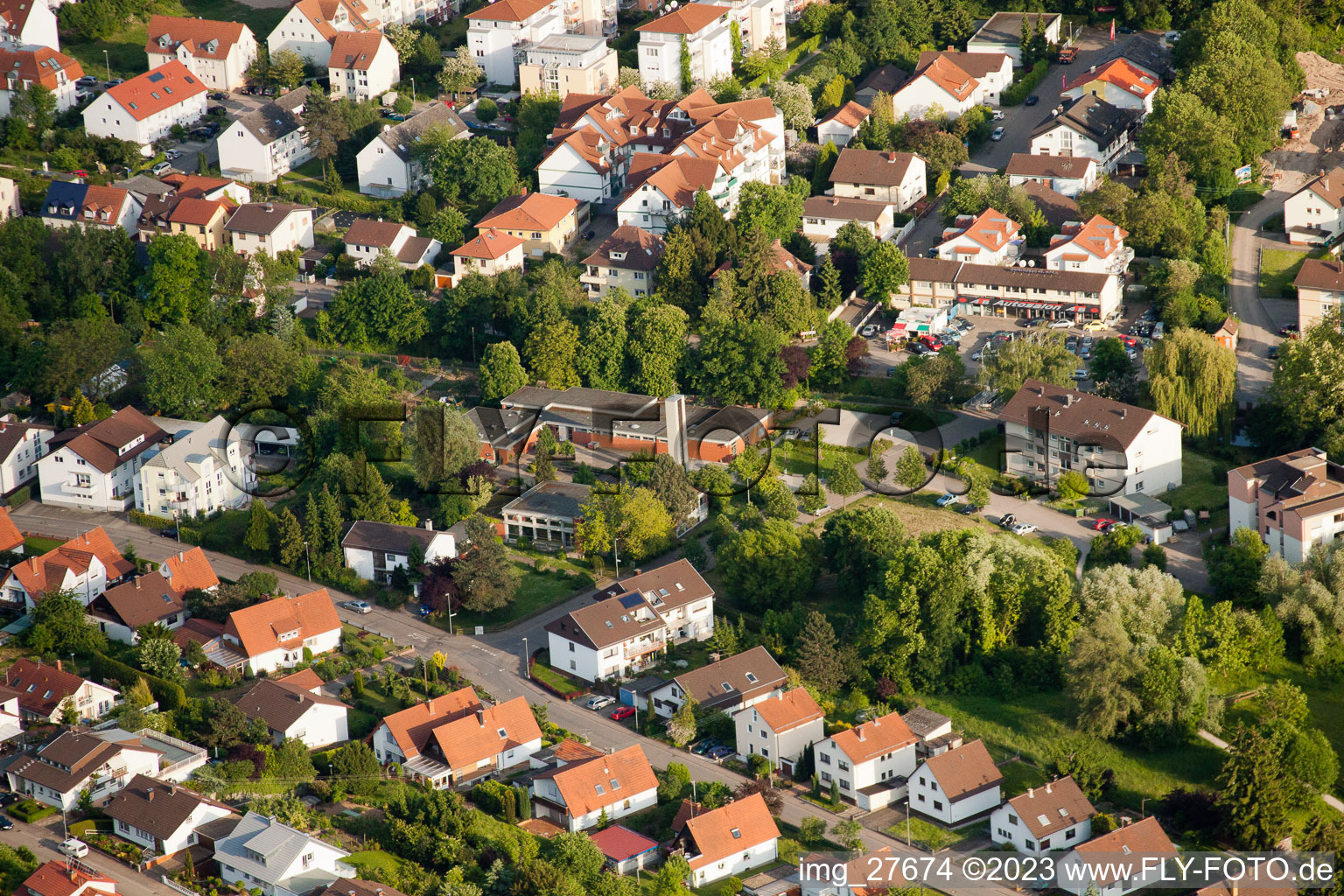 Luftbild von Christusgemeinde in Wiesloch im Bundesland Baden-Württemberg, Deutschland