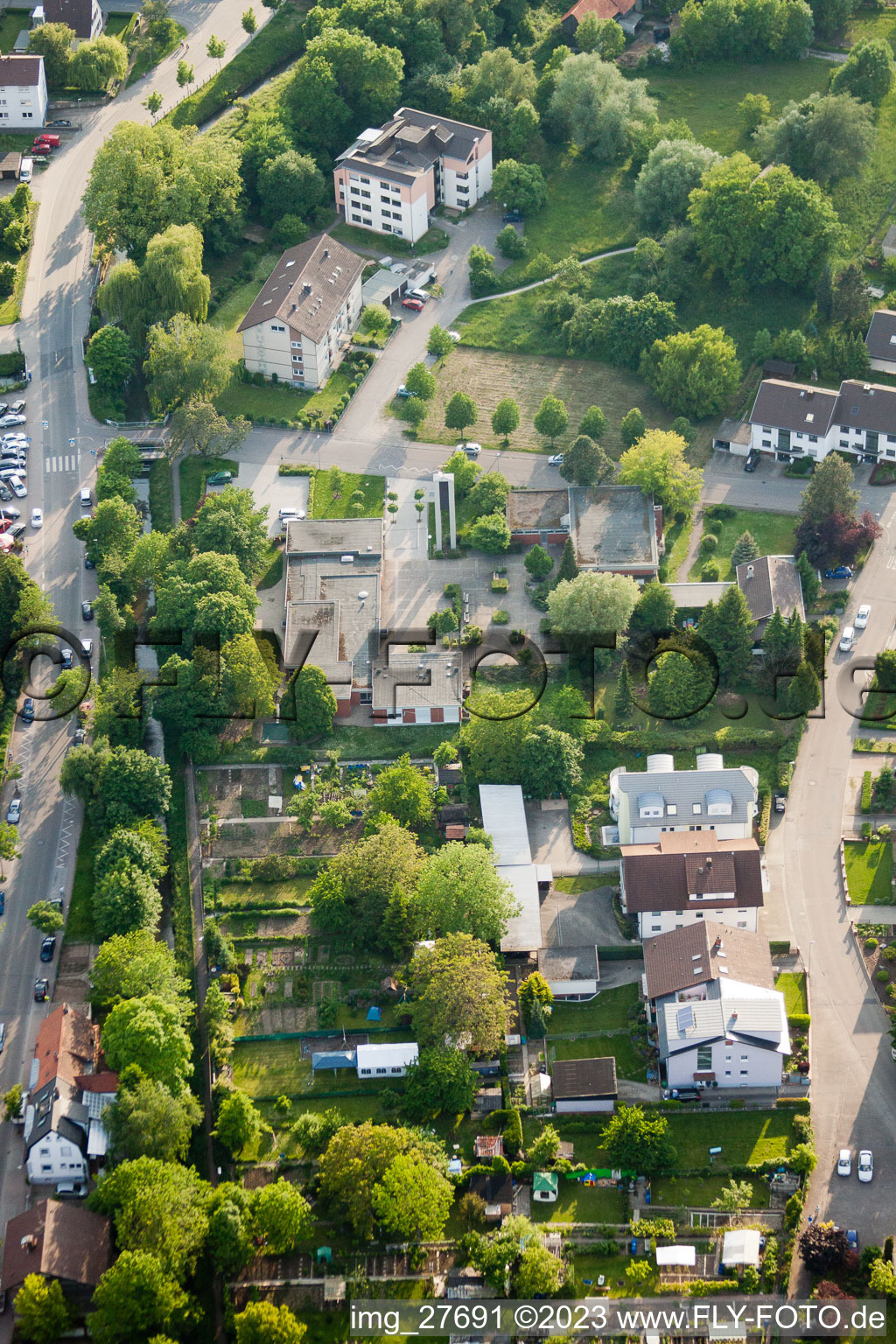 Christusgemeinde in Wiesloch im Bundesland Baden-Württemberg, Deutschland vom Flugzeug aus