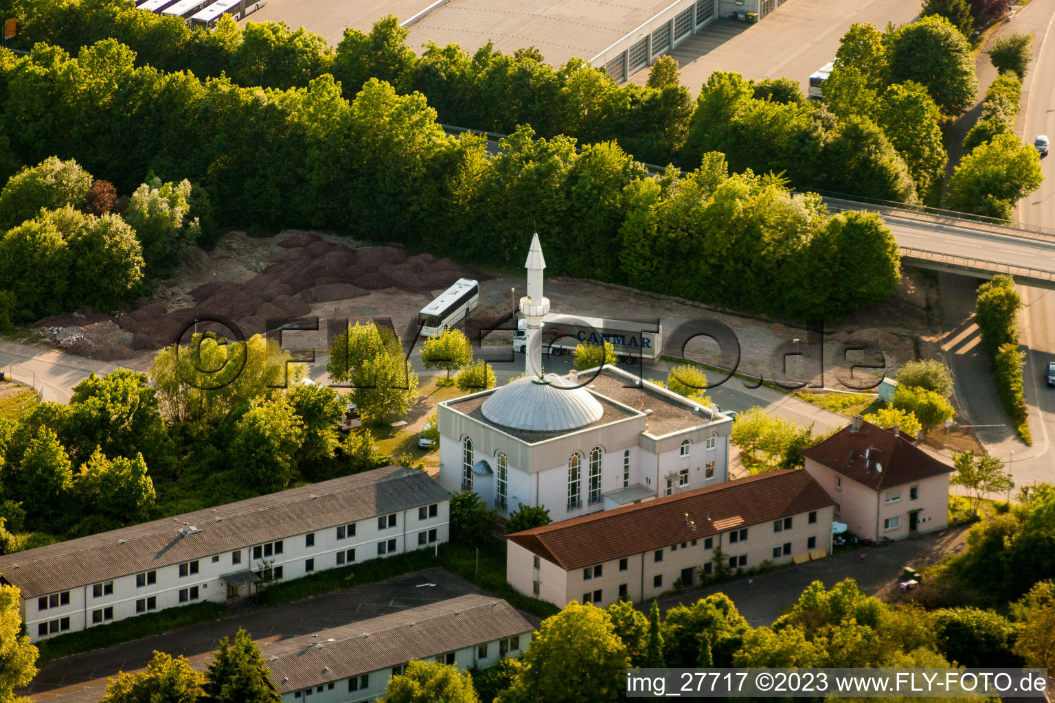 Gebäude der Moschee der DITIB Türkisch Islamische Gemeinde zu Wiesloch e.V. in Wiesloch im Bundesland Baden-Württemberg, Deutschland