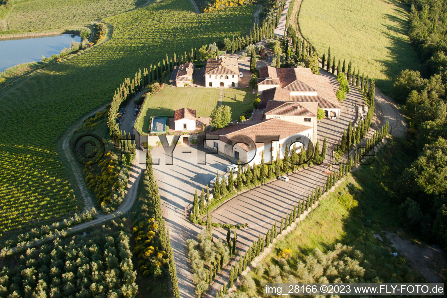 Luftbild von Torrenieri im Bundesland Toscana, Italien