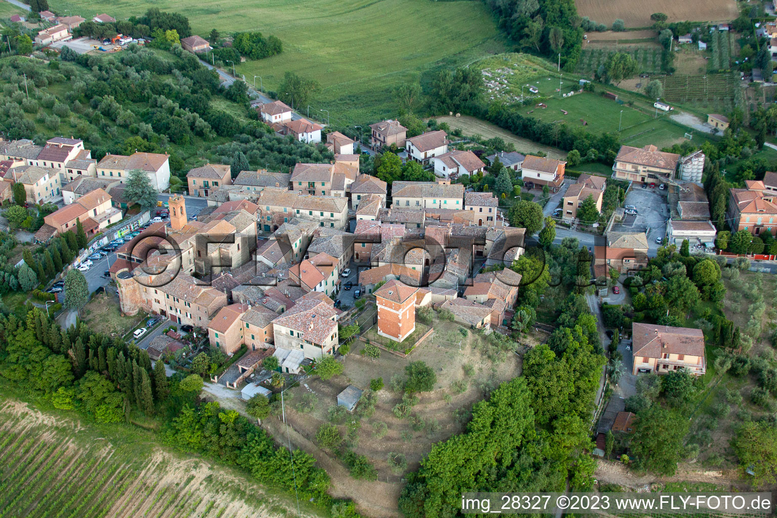 Luftbild von Valiano im Bundesland Toscana, Italien