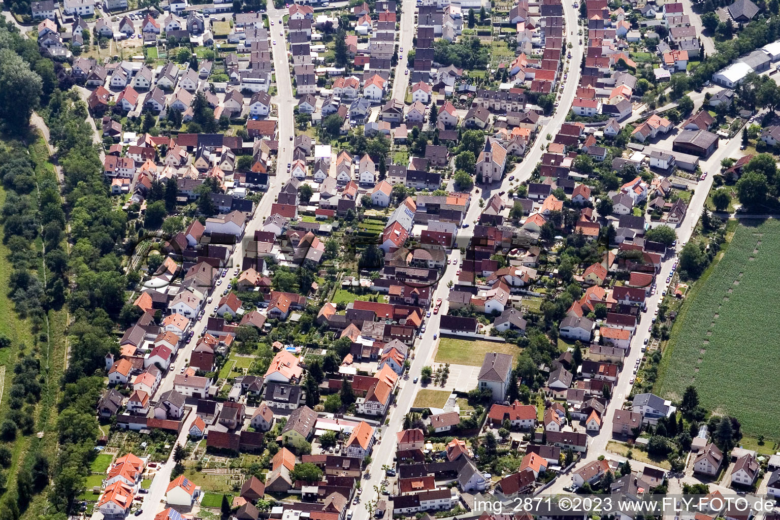 Luftbild von Ortsteil Leopoldshafen in Eggenstein-Leopoldshafen im Bundesland Baden-Württemberg, Deutschland