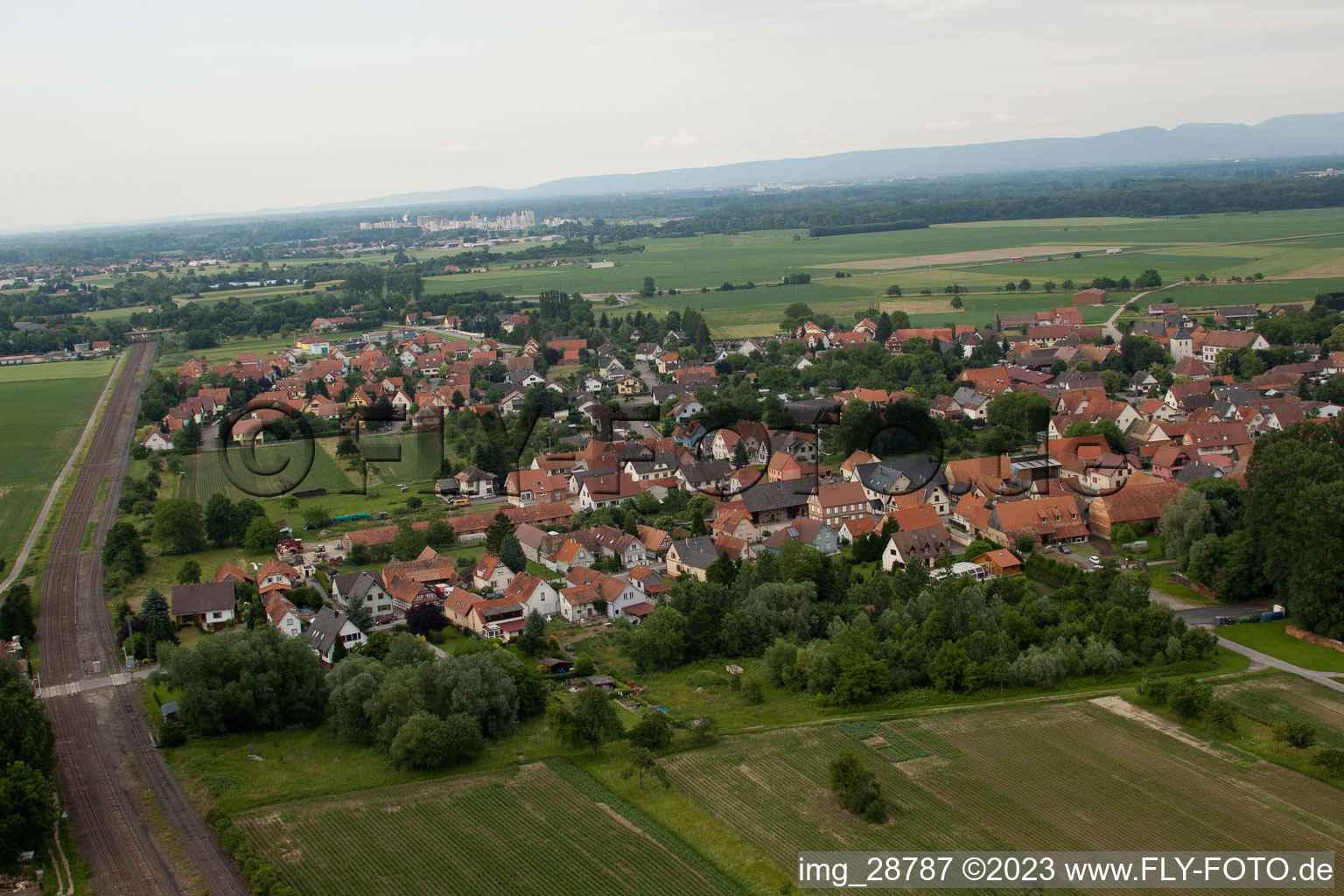 Roppenheim im Bundesland Bas-Rhin, Frankreich von oben